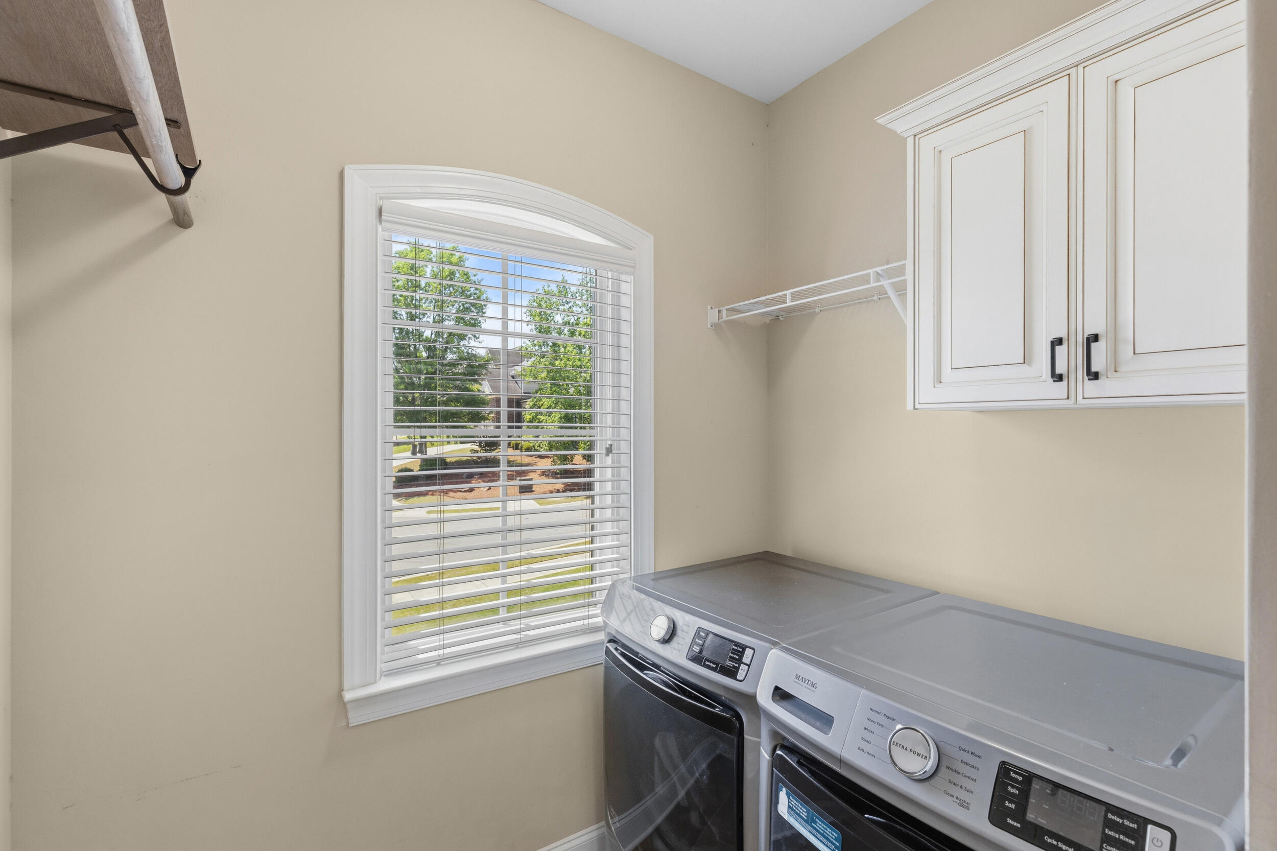 2512 Laurel Drive