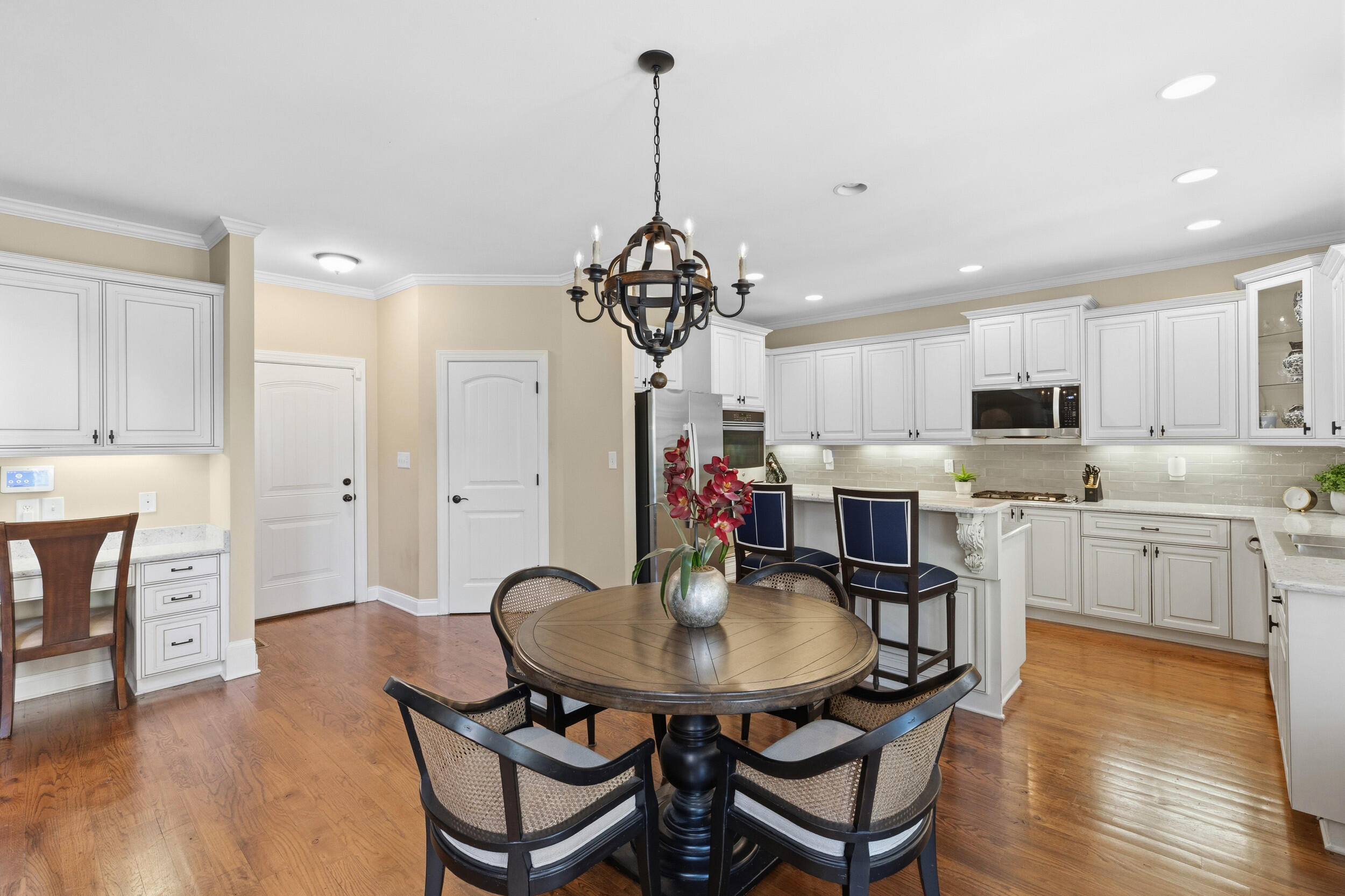 2512 Laurel Drive