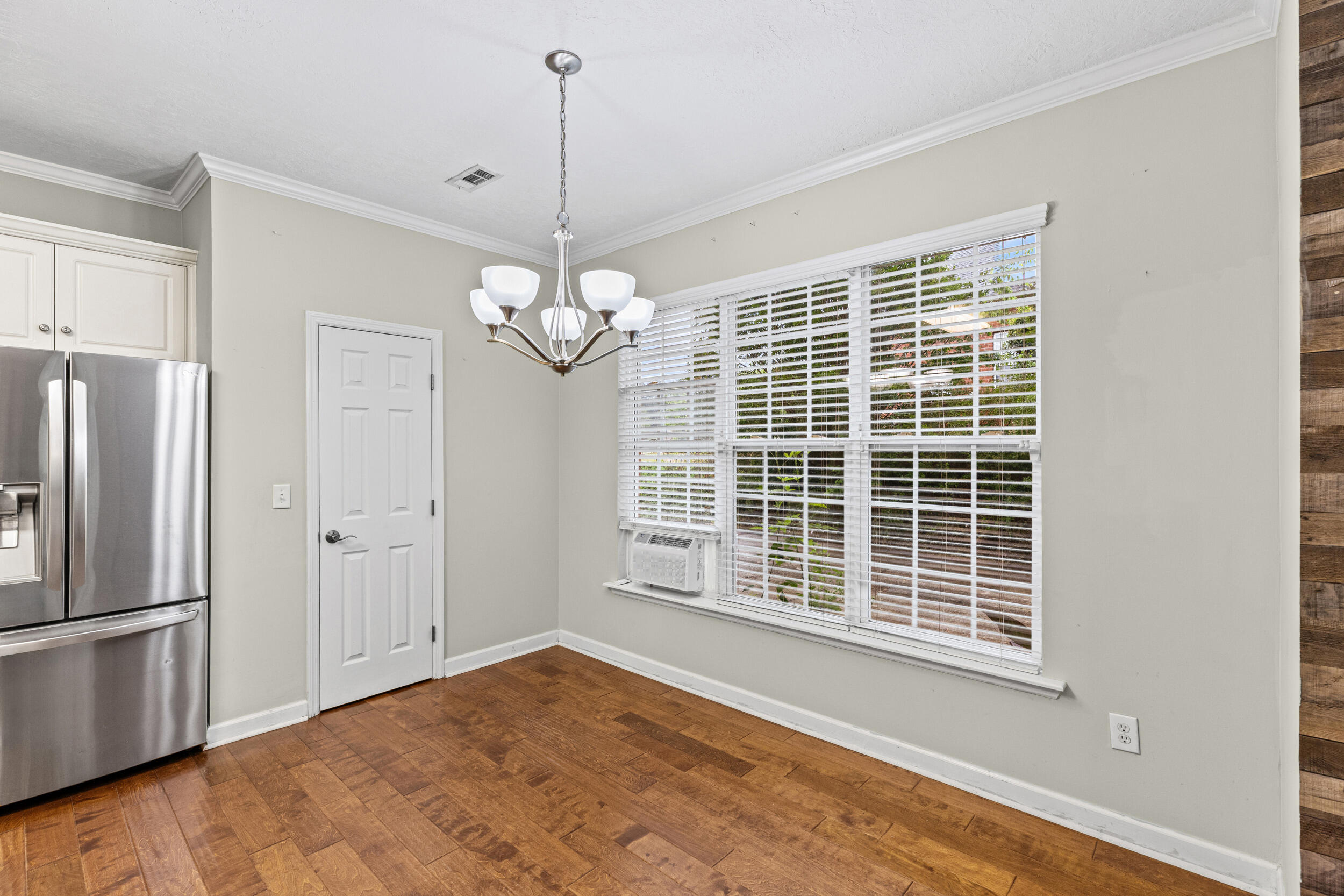 957 Windmill Parkway