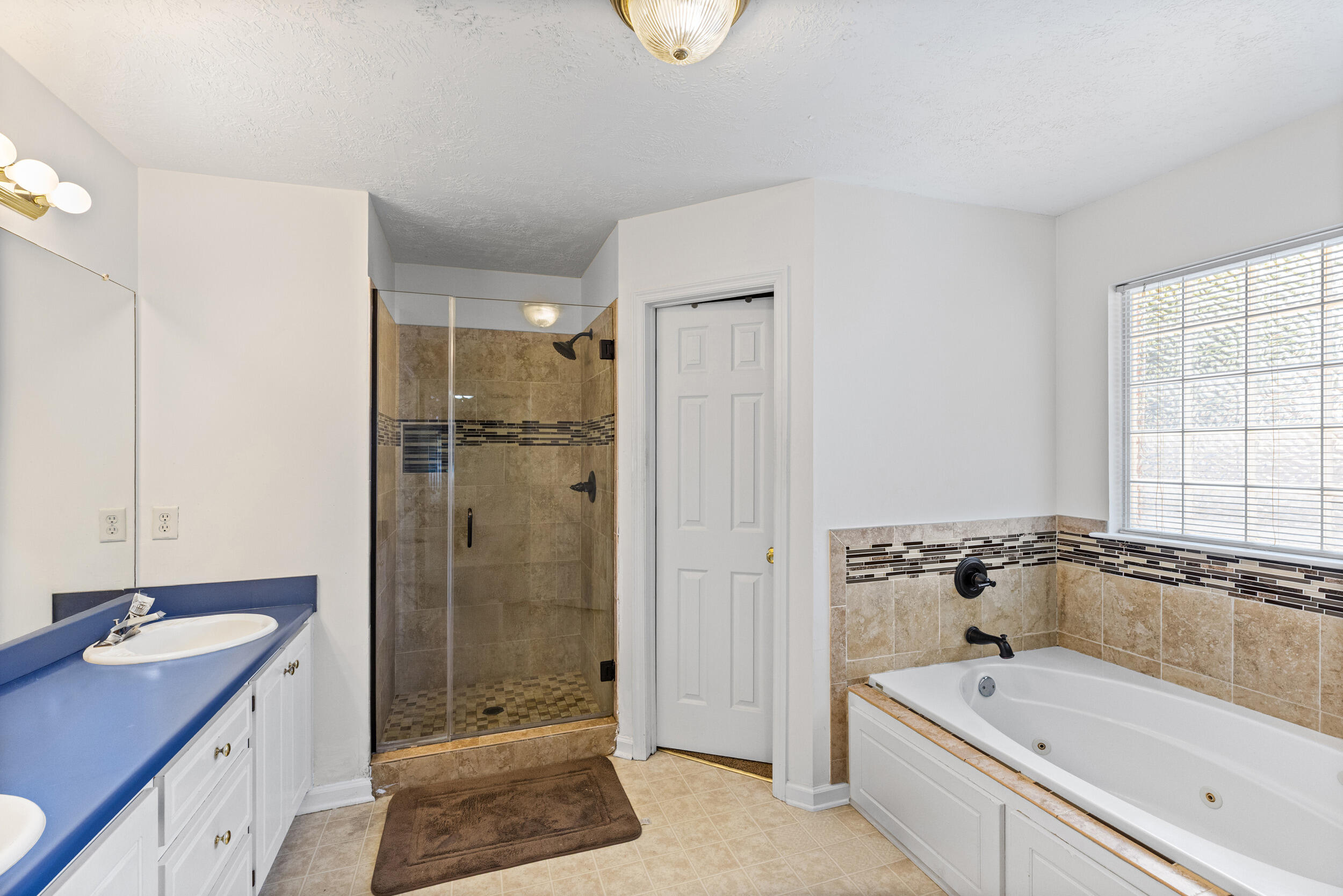 814 Stoneview Drive