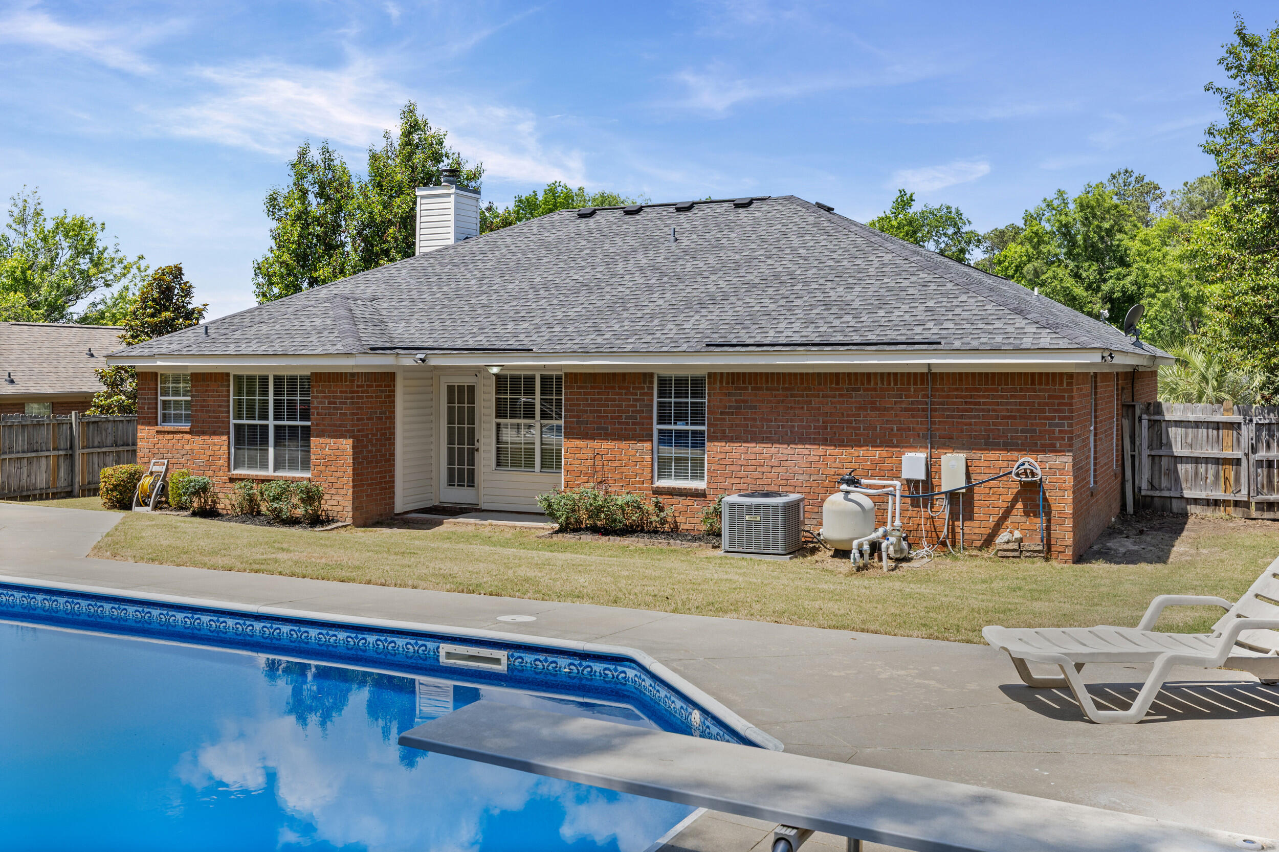 814 Stoneview Drive