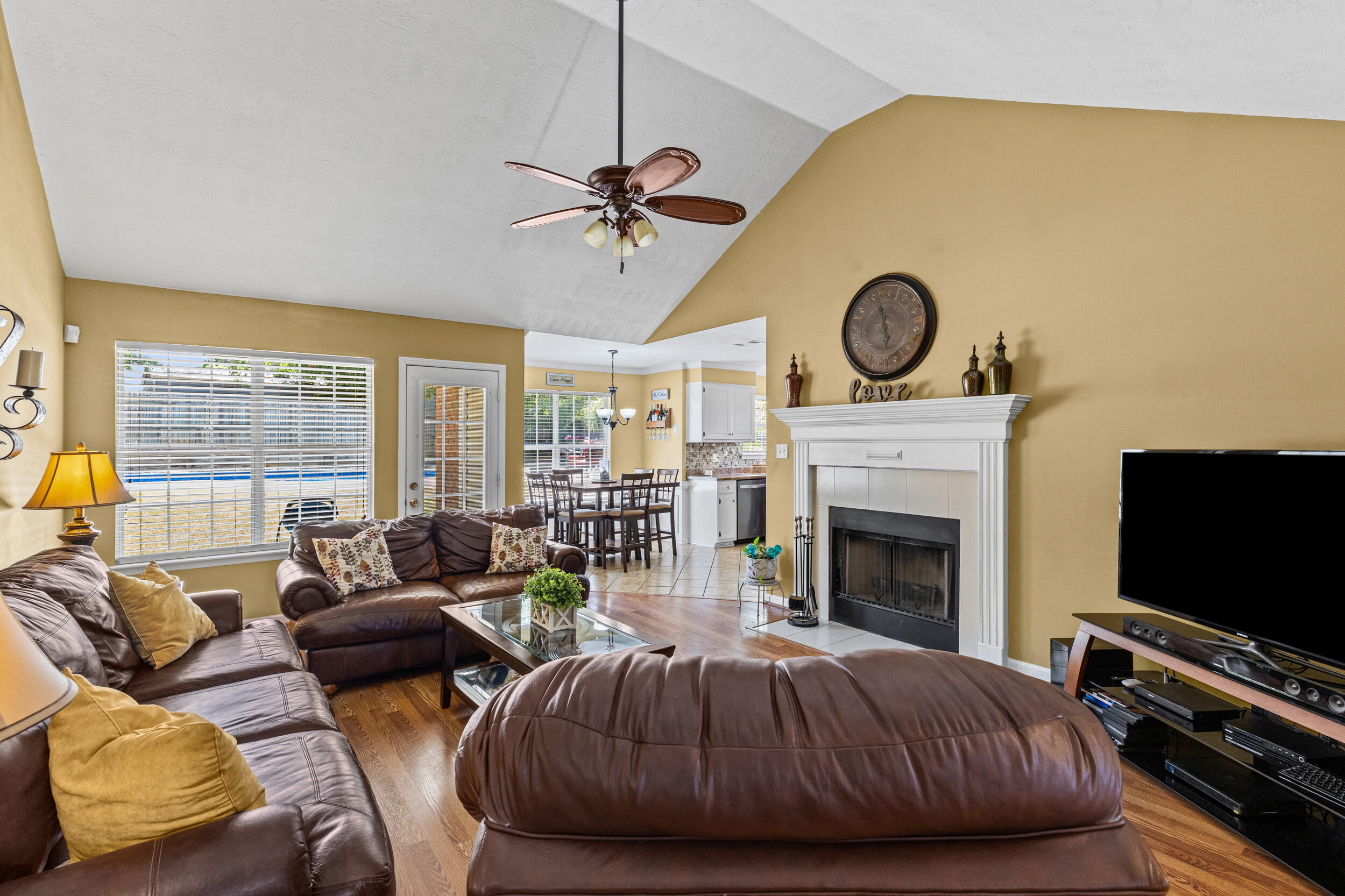 814 Stoneview Drive