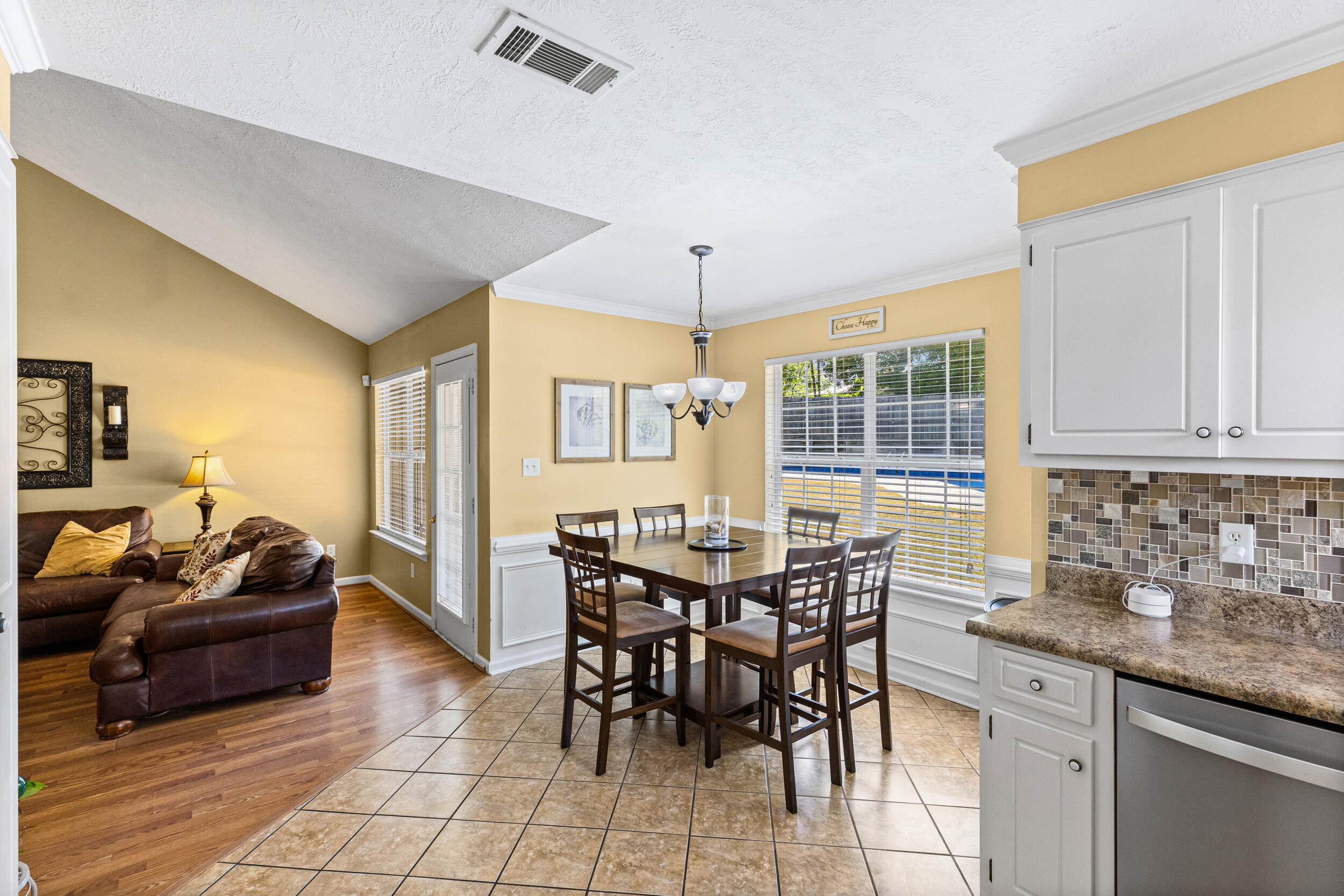 814 Stoneview Drive