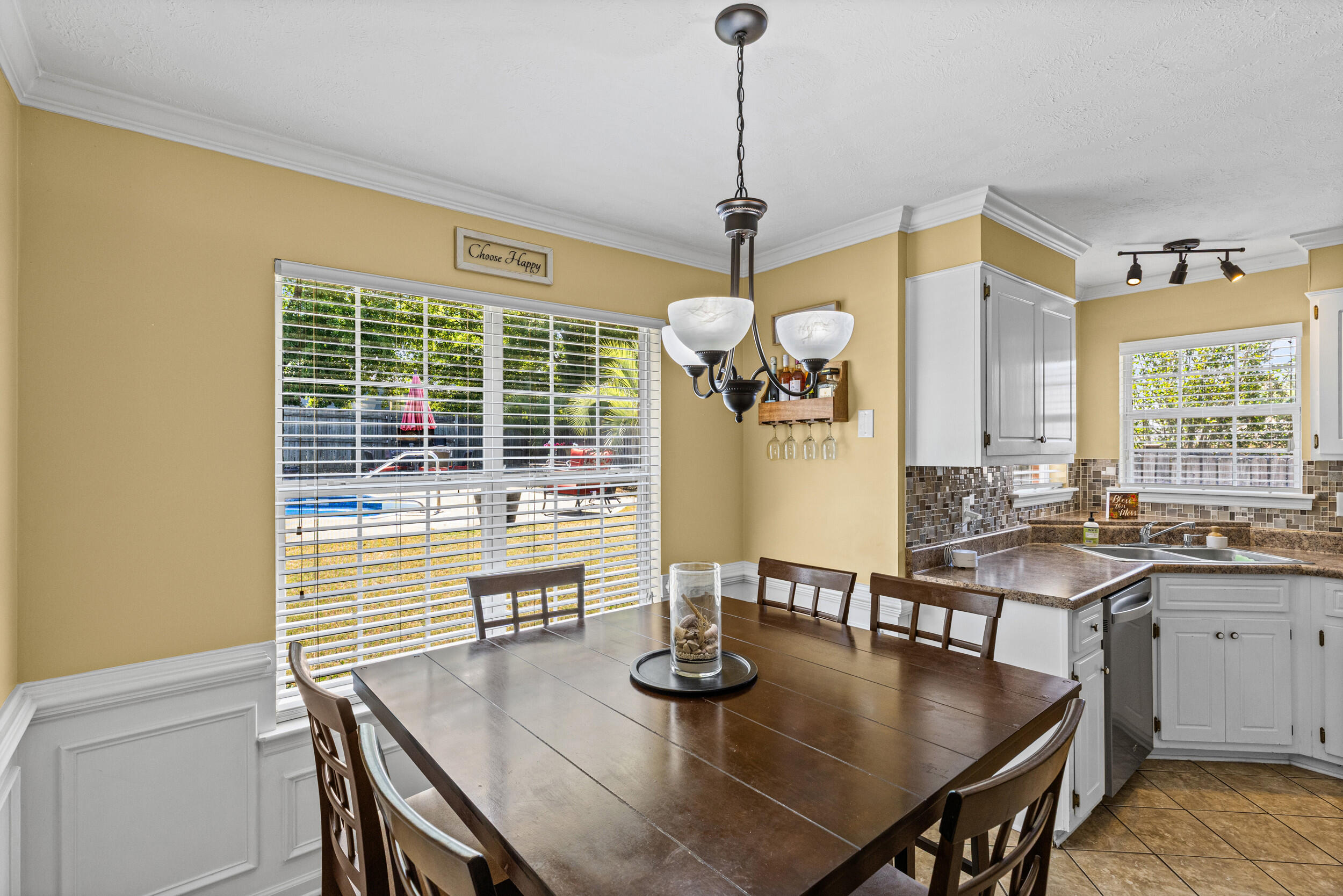 814 Stoneview Drive