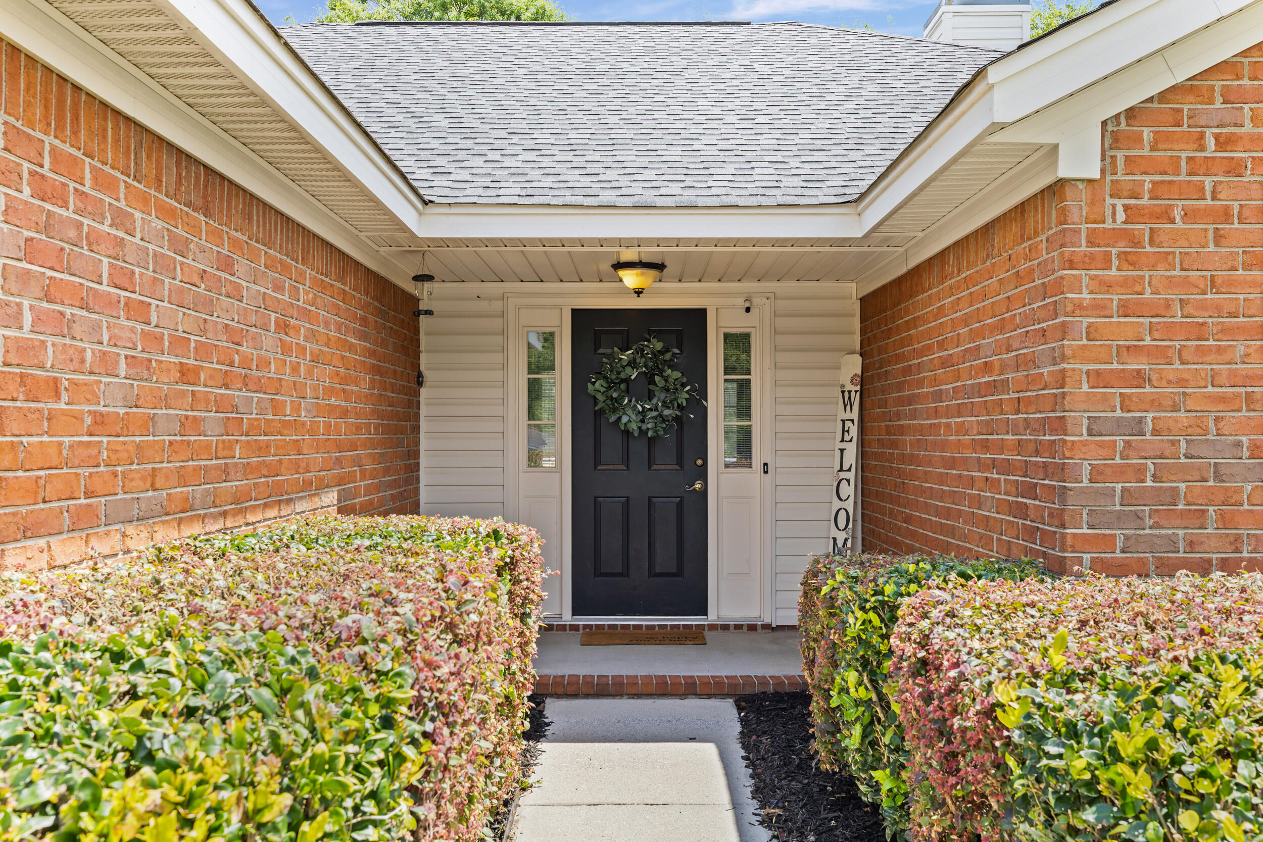 814 Stoneview Drive