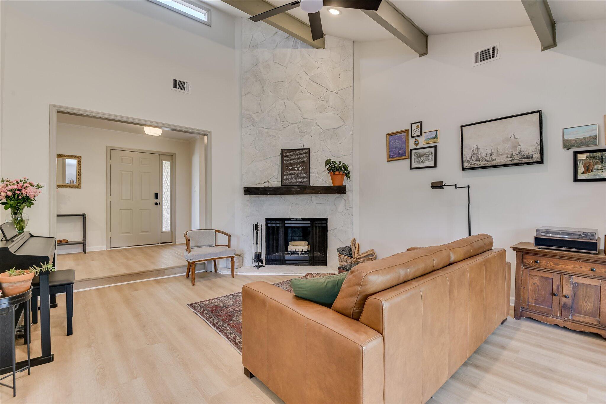 3926 Creekwood Lane