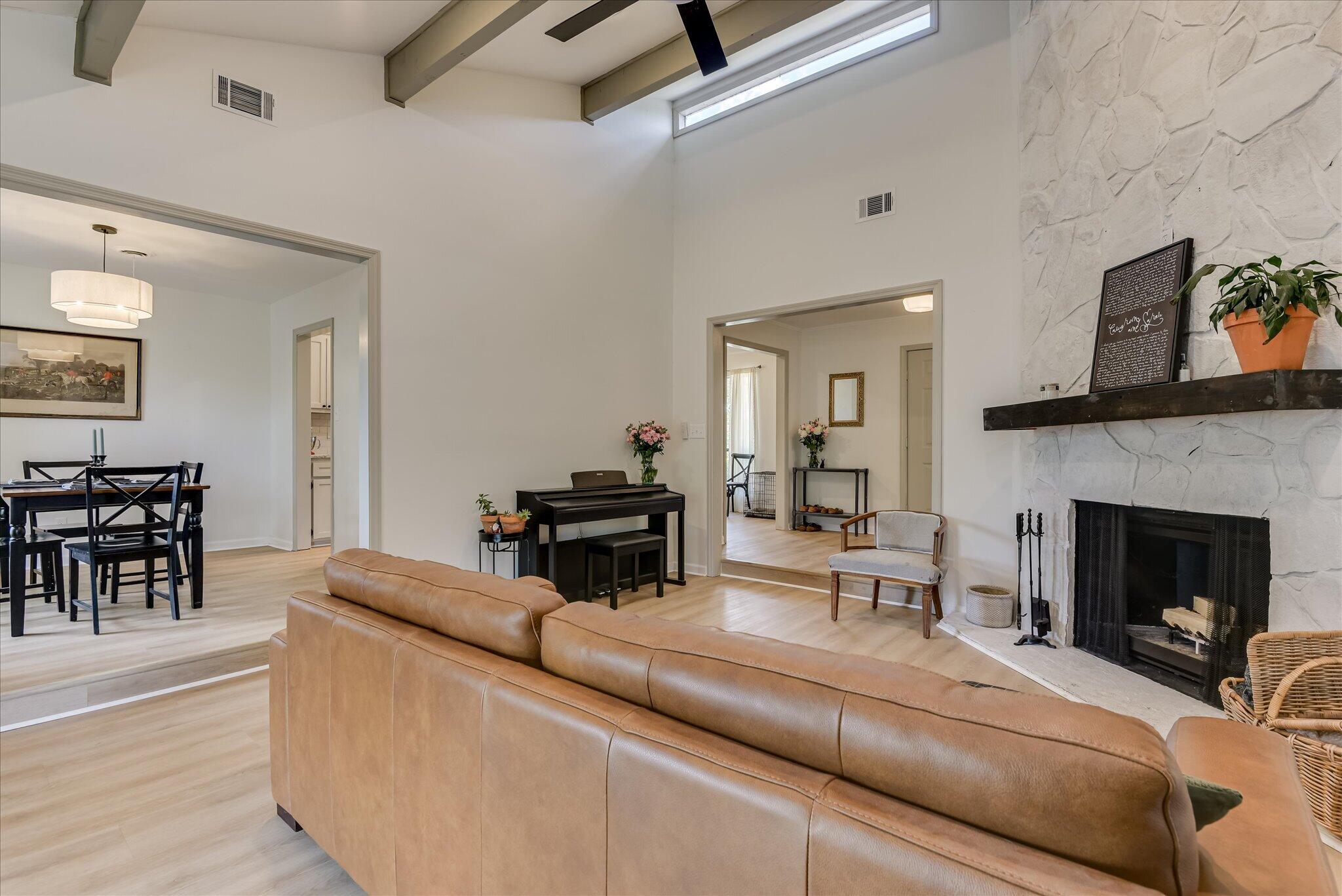 3926 Creekwood Lane
