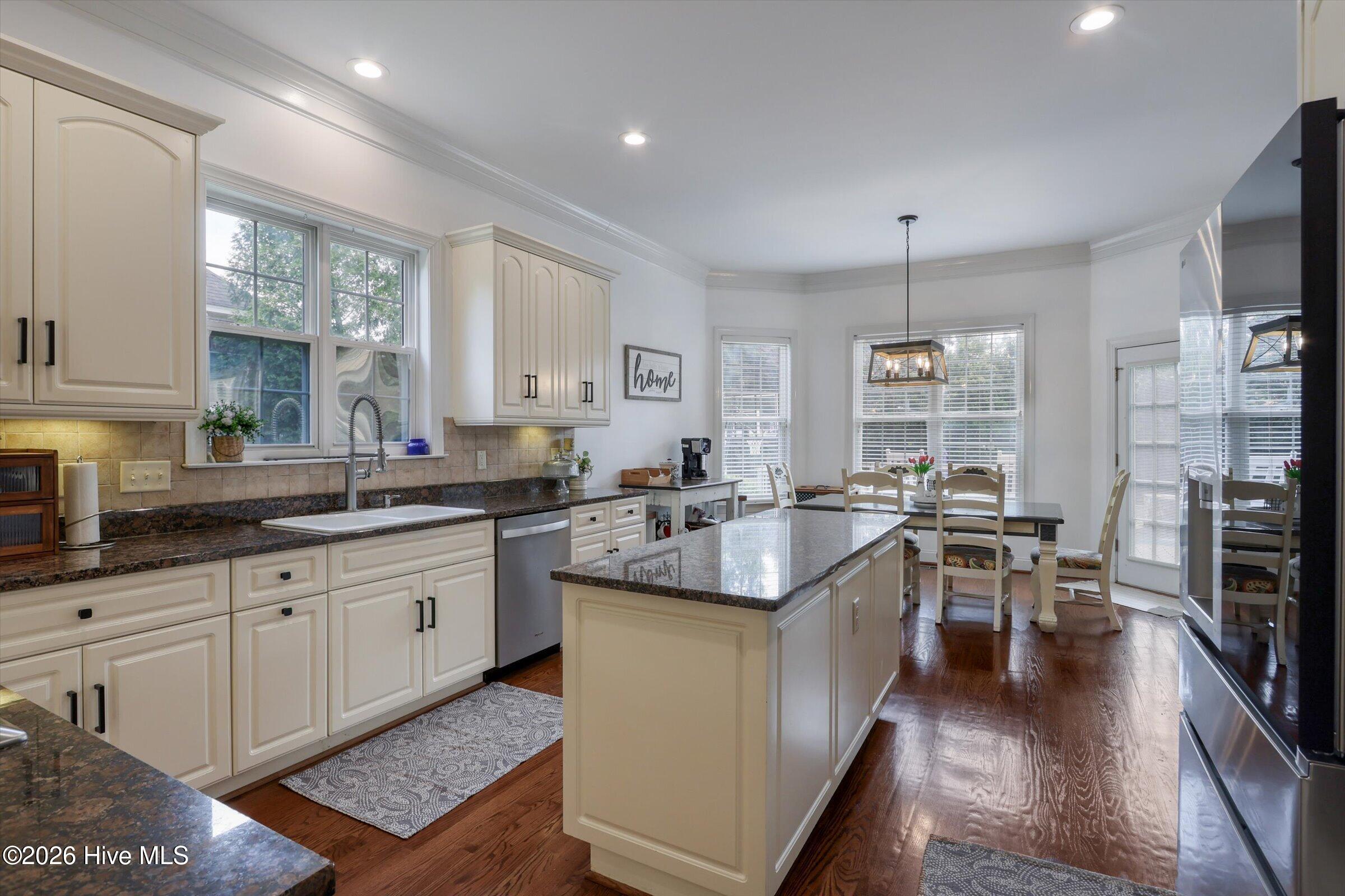 3483 Greenway Drive