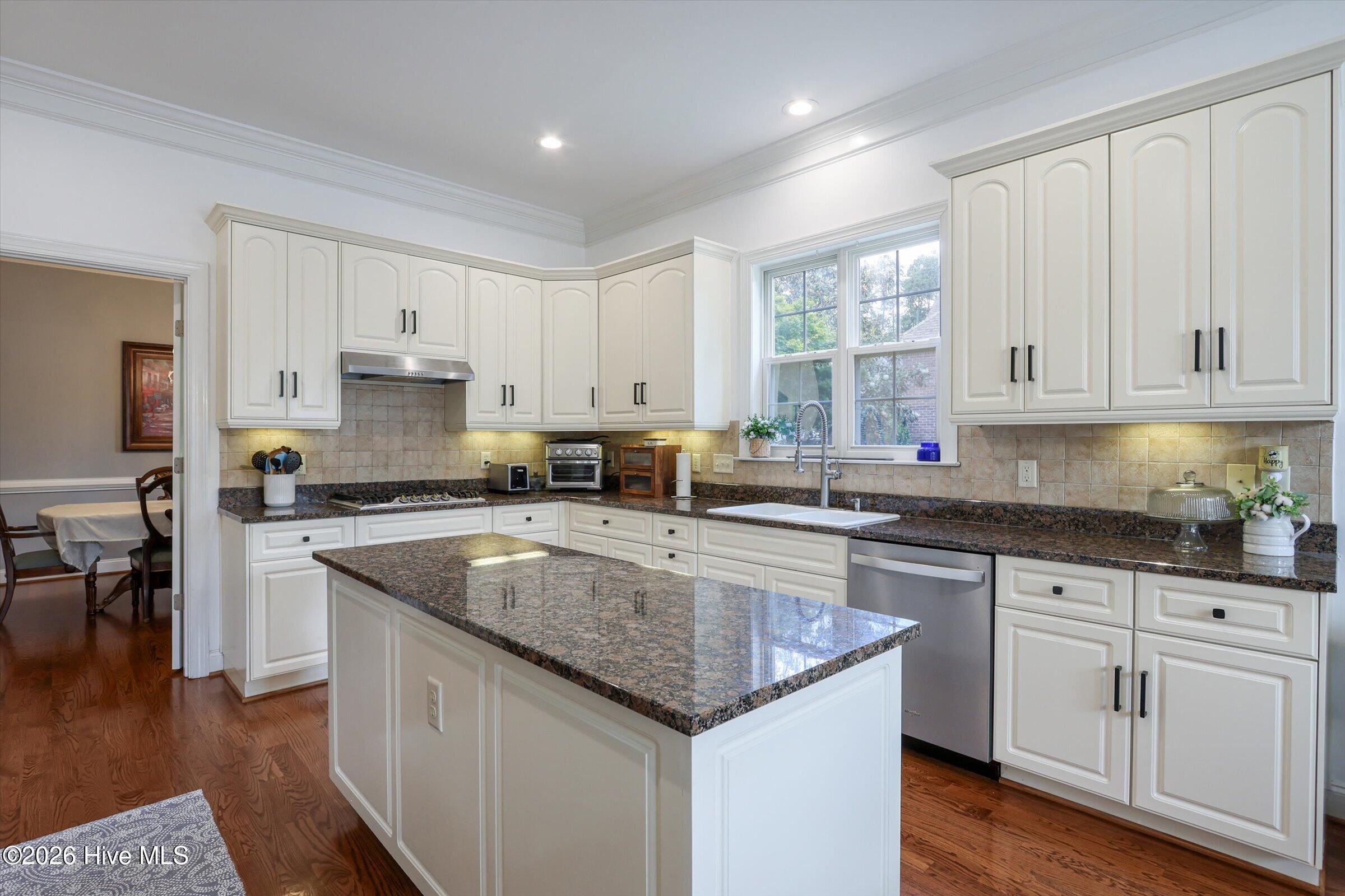 3483 Greenway Drive