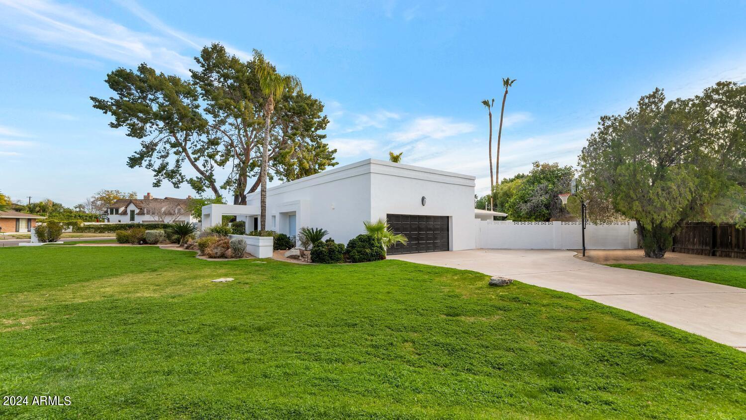 6301 E Calle Del Norte --