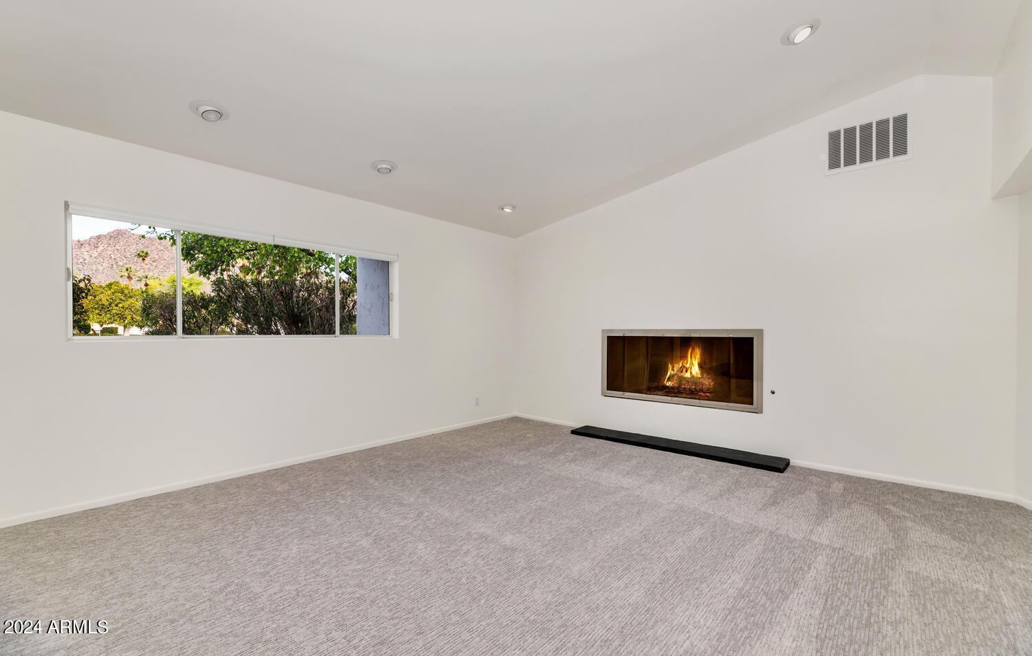 6301 E Calle Del Norte --