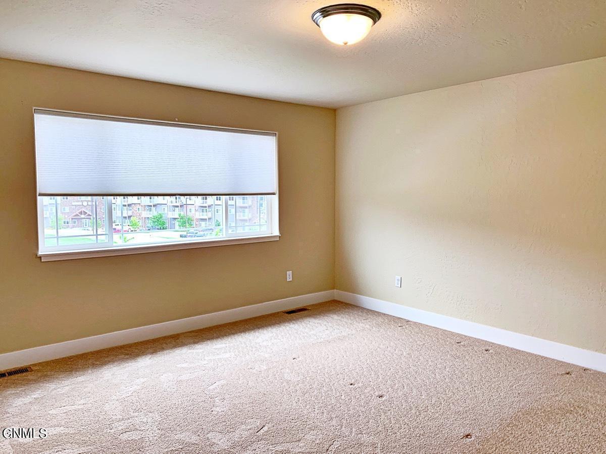 3000-3004 Golden Vista Avenue