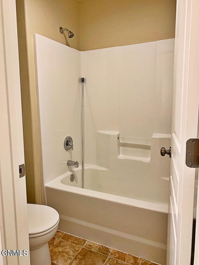 3000-3004 Golden Vista Avenue