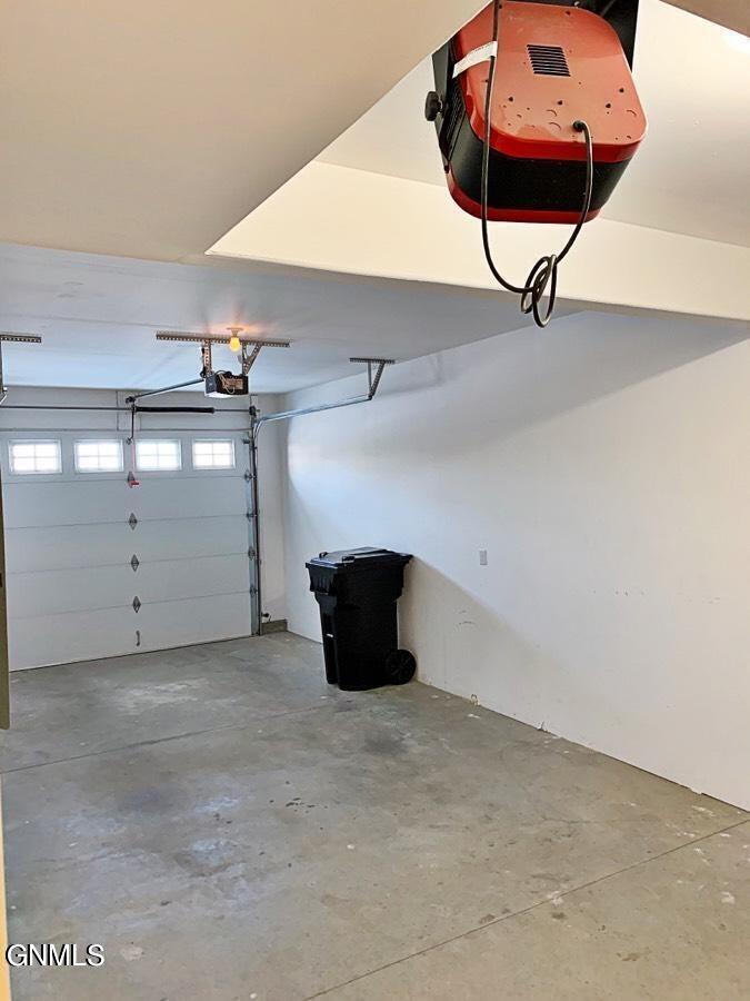 3000-3004 Golden Vista Avenue