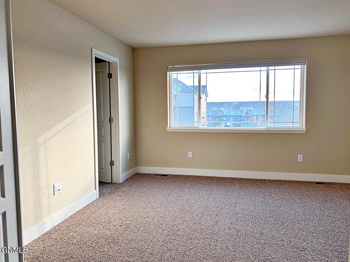 3000-3004 Golden Vista Avenue