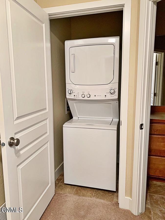 3000-3004 Golden Vista Avenue