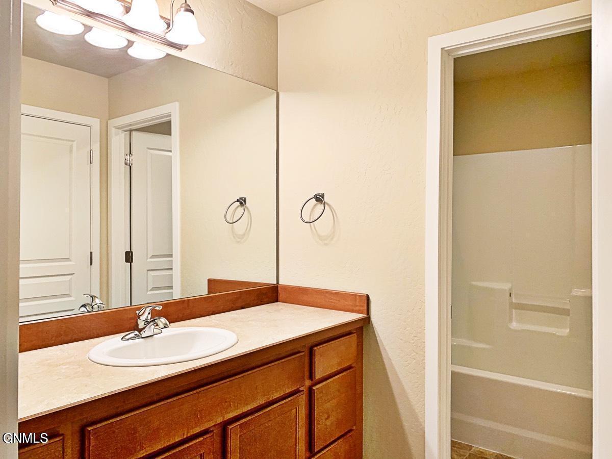 3000-3004 Golden Vista Avenue