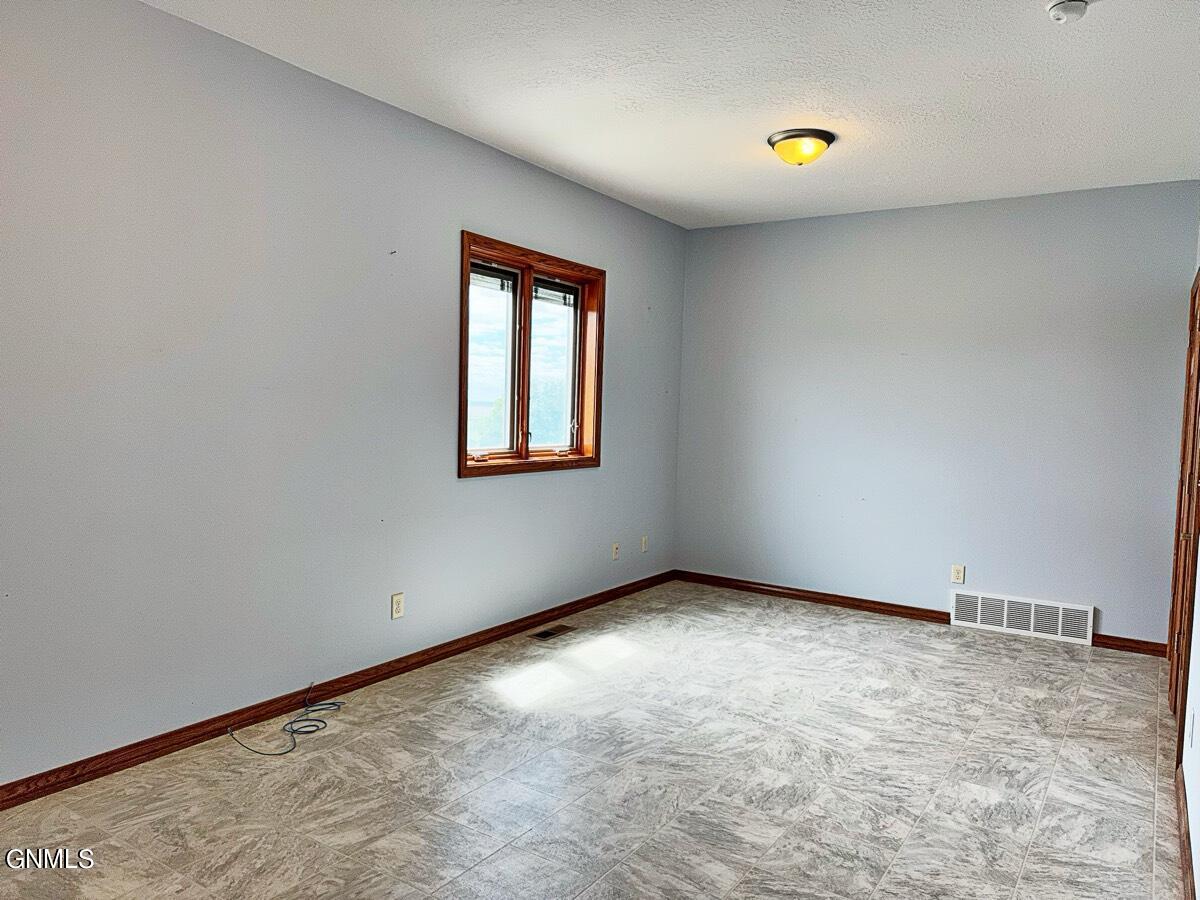 4965 140th Avenue NW