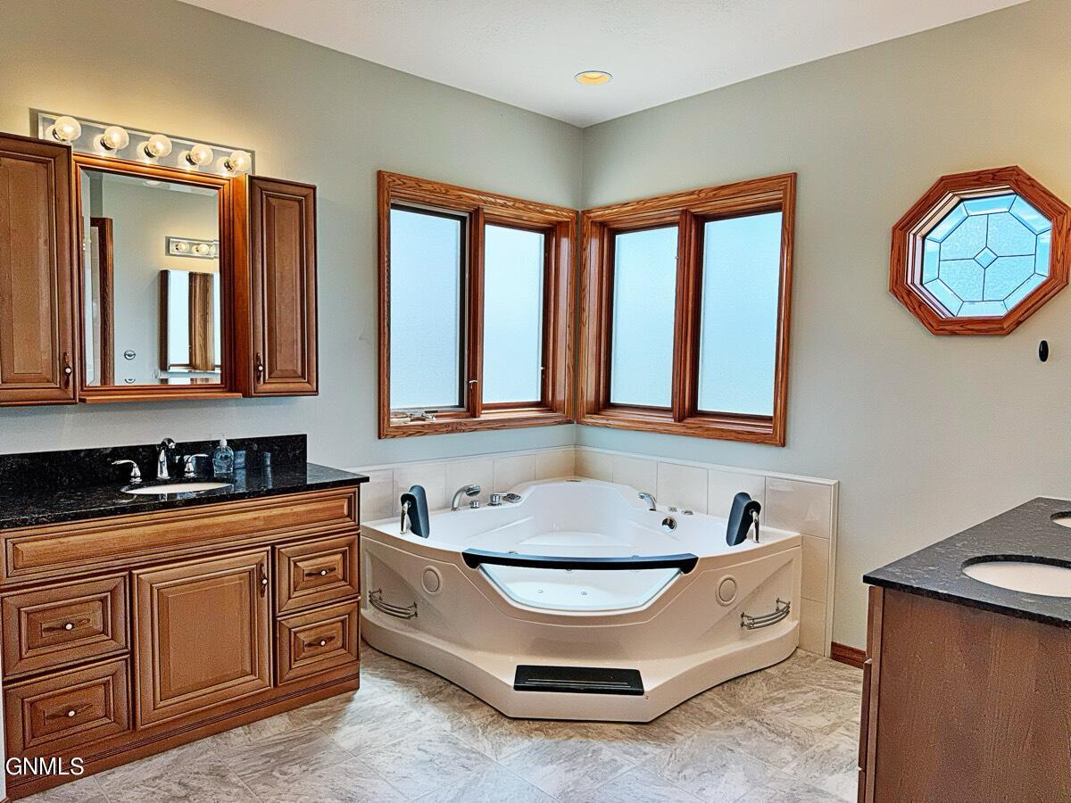 4965 140th Avenue NW