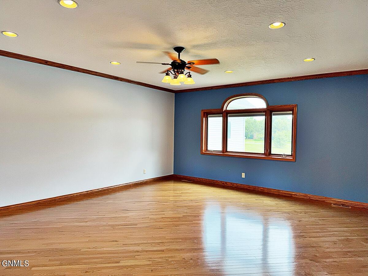 4965 140th Avenue NW