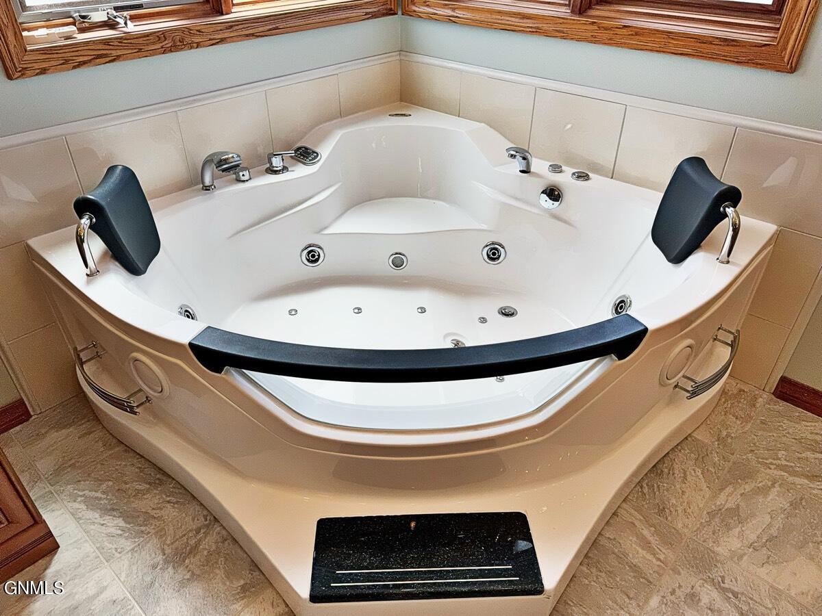 4965 140th Avenue NW