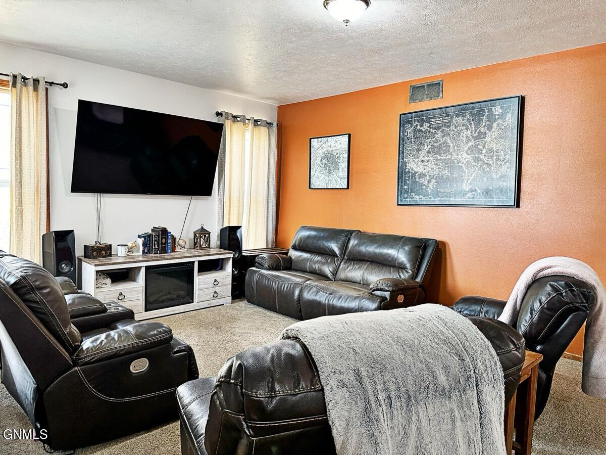 3102 Golden Vista Avenue