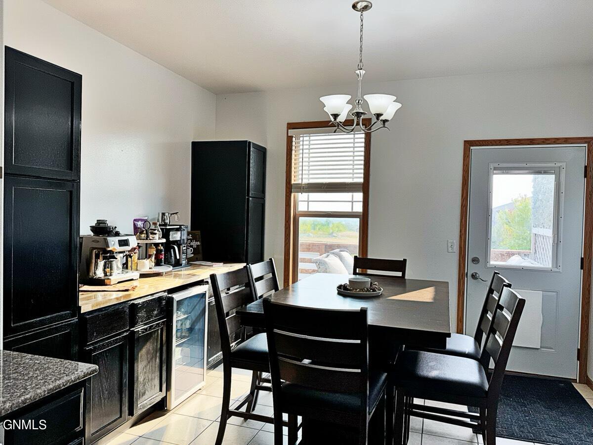 3102 Golden Vista Avenue