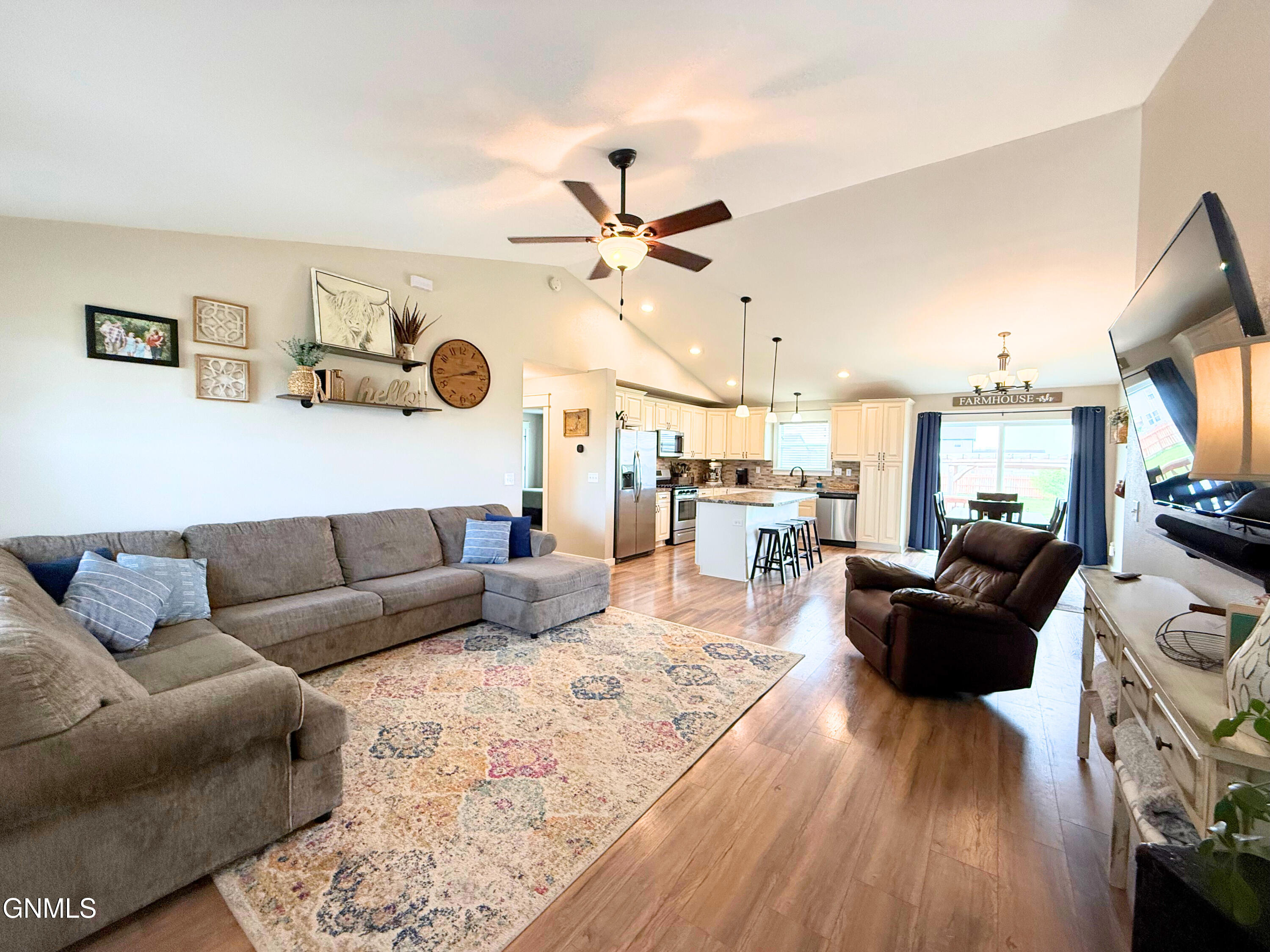 13344 Yellowstone Meadow Street