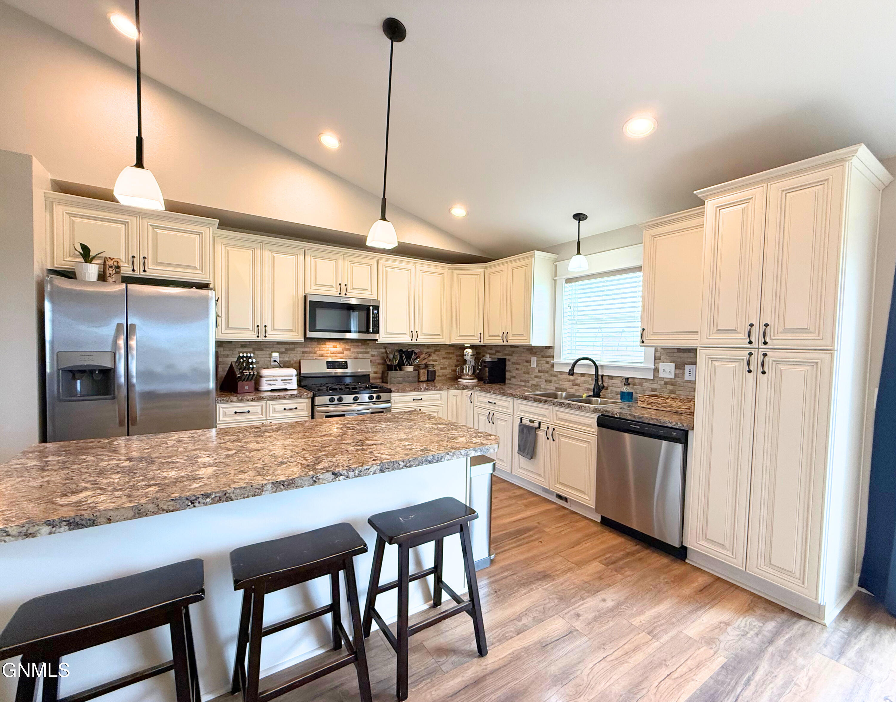 13344 Yellowstone Meadow Street