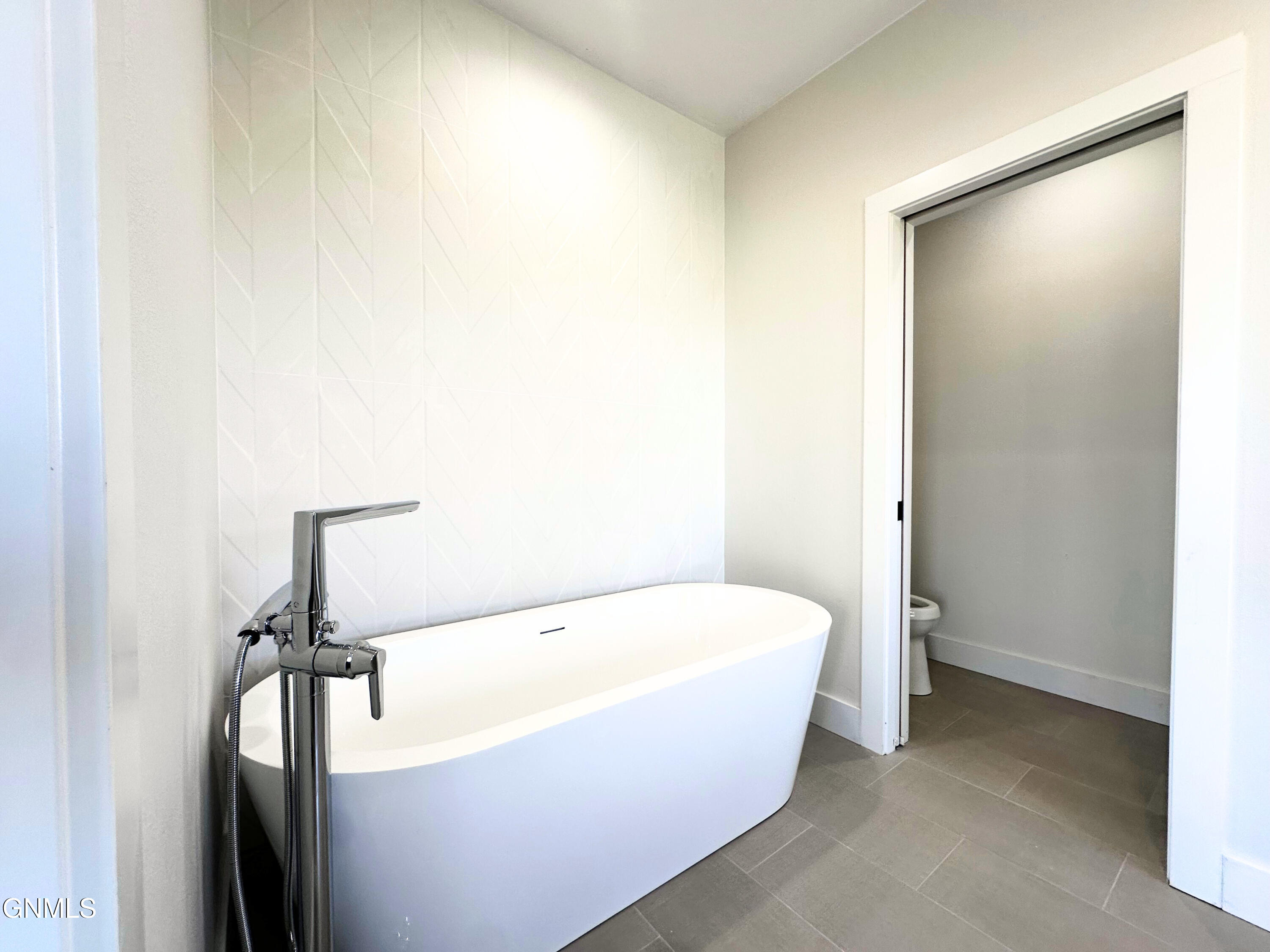 5062 Arrowhead Place, Williston