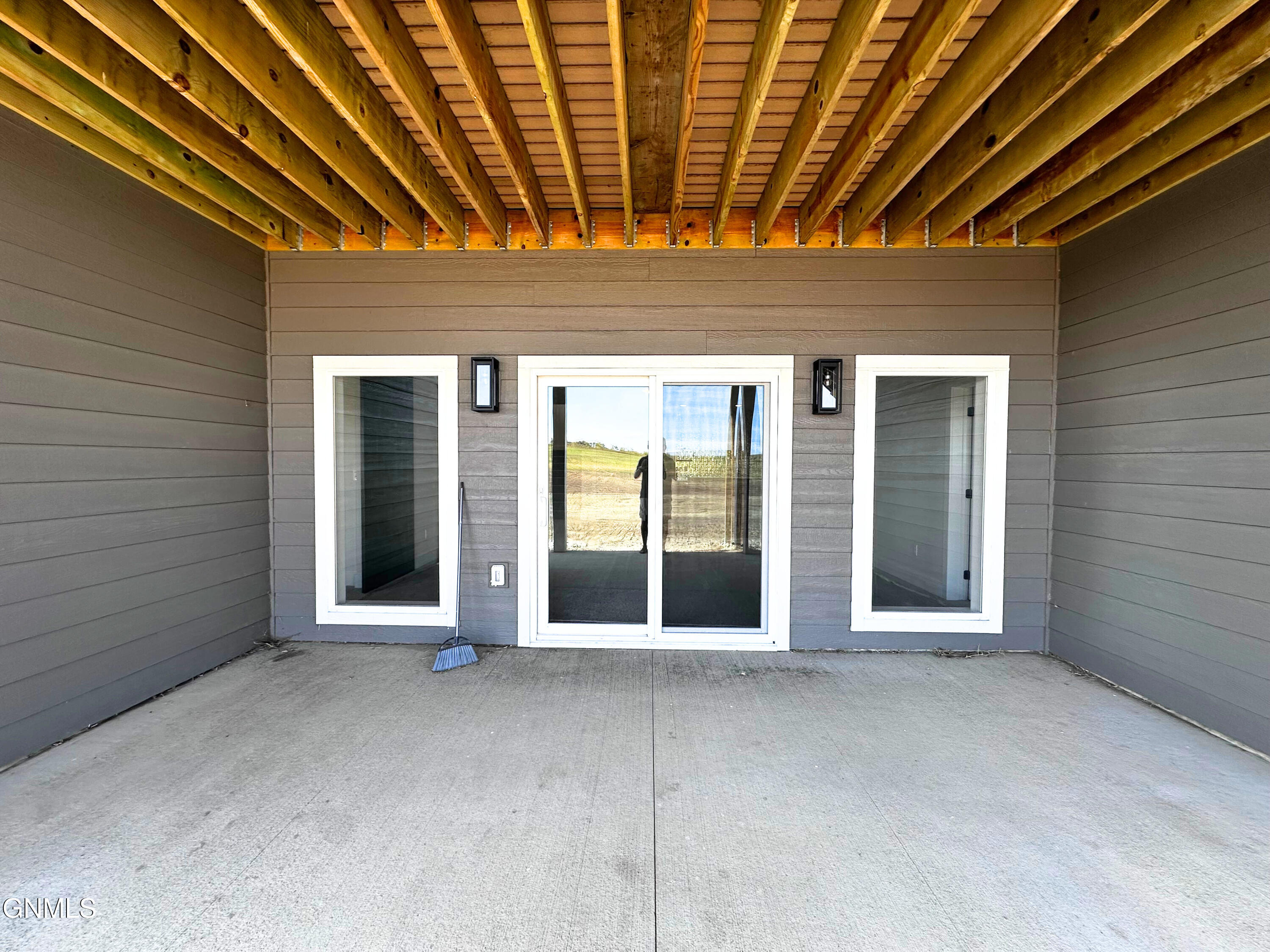 5062 Arrowhead Place, Williston