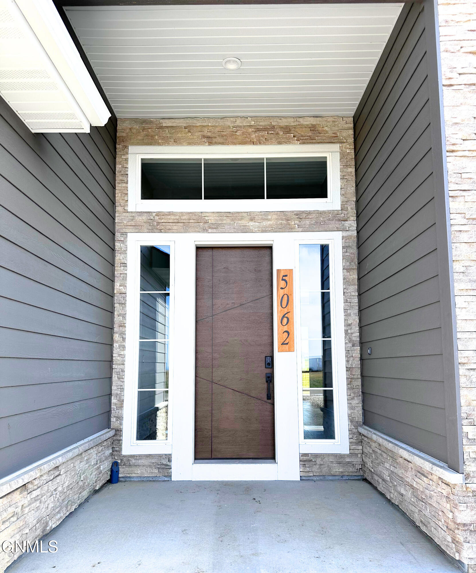 5062 Arrowhead Place, Williston