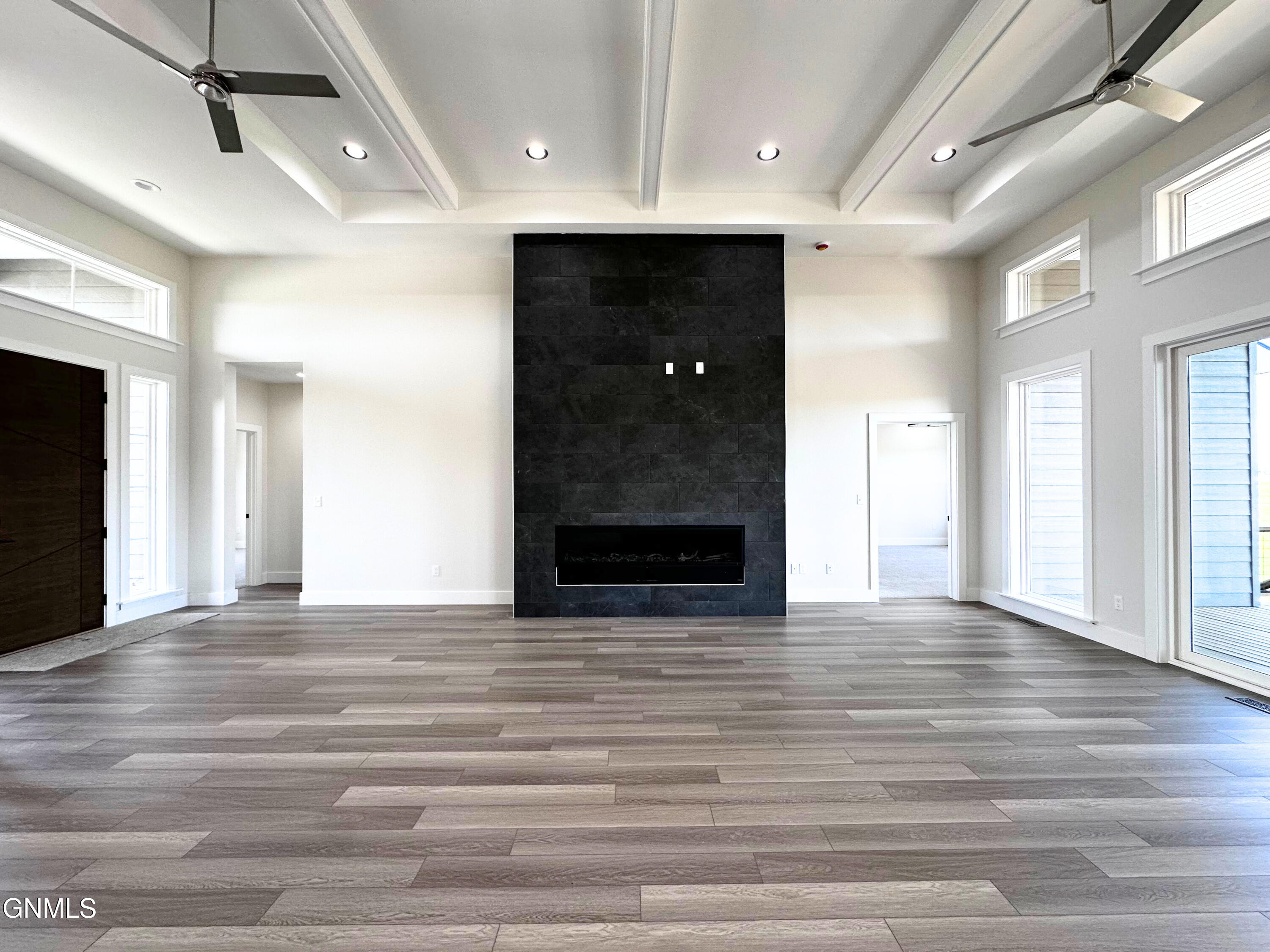 5062 Arrowhead Place, Williston