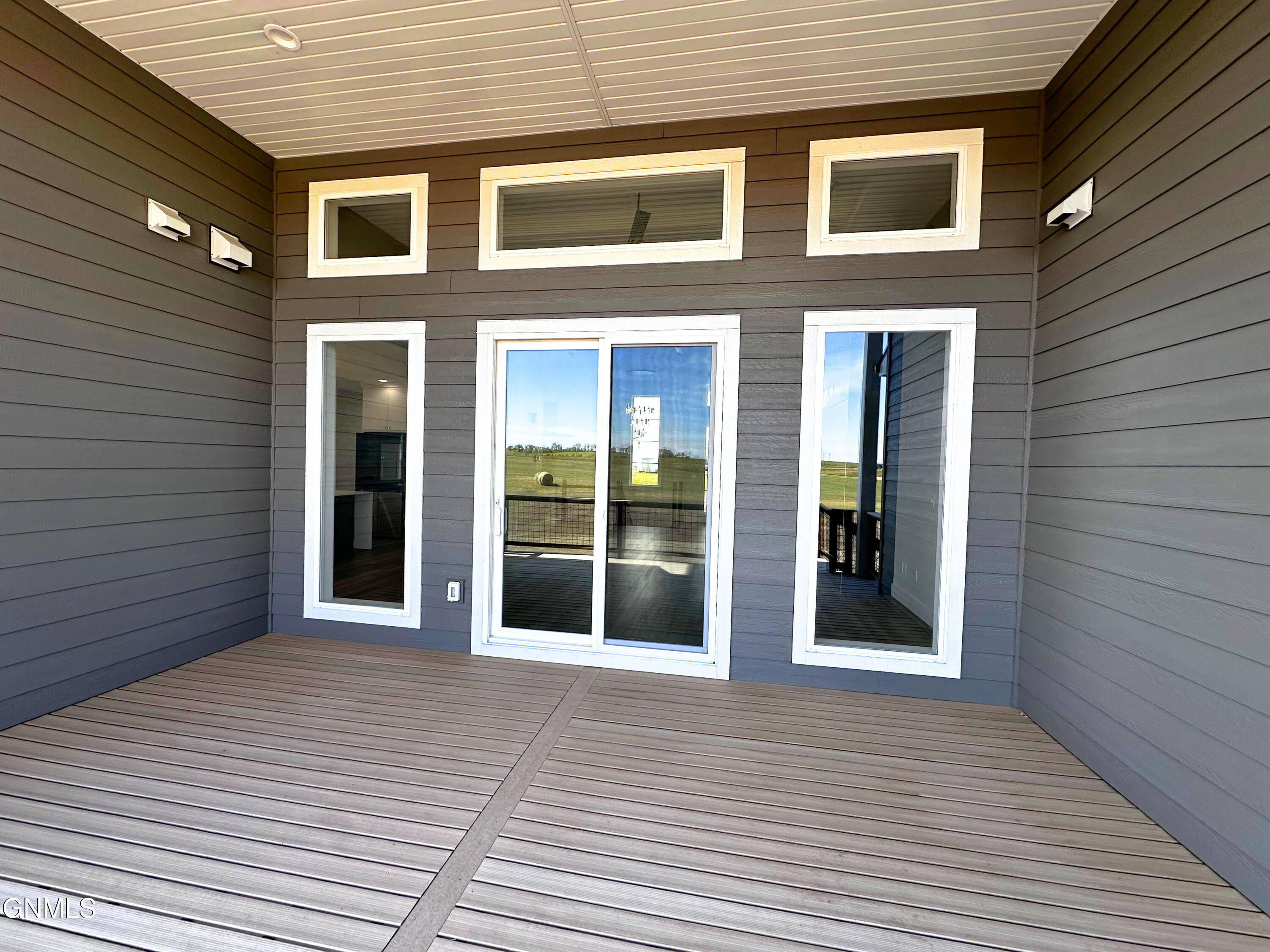 5062 Arrowhead Place, Williston