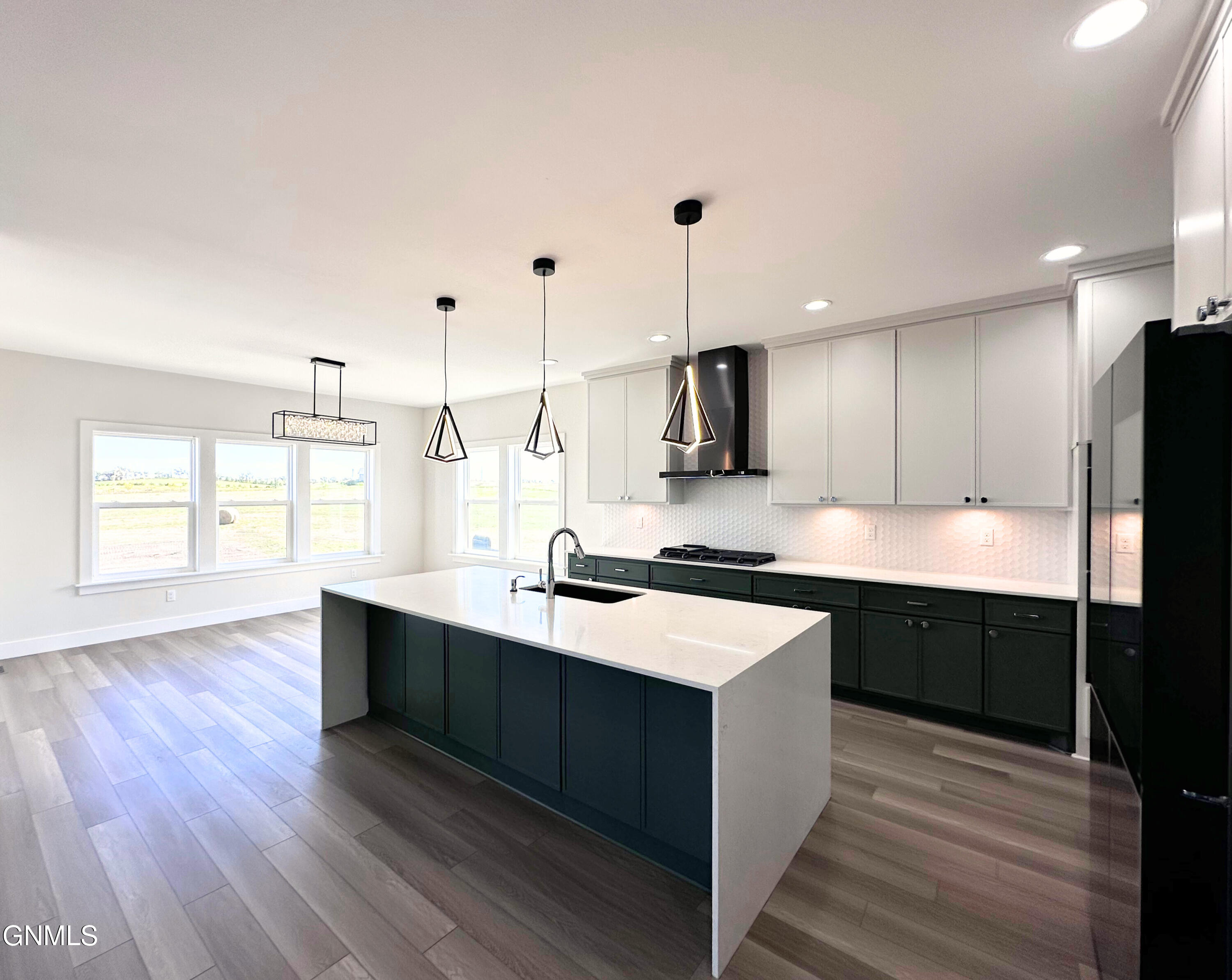 5062 Arrowhead Place, Williston