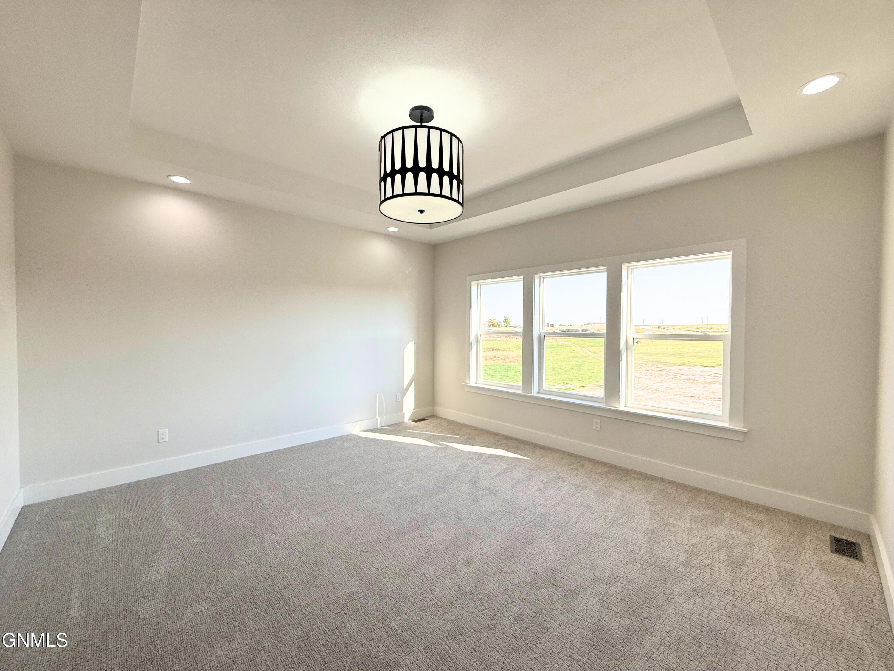 5062 Arrowhead Place, Williston