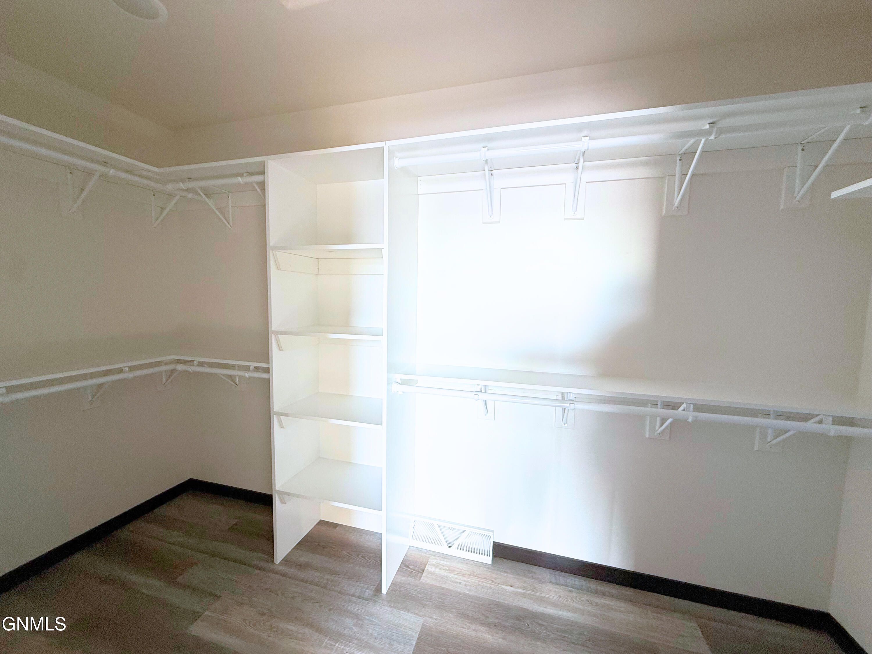 5081 Arrowhead Place