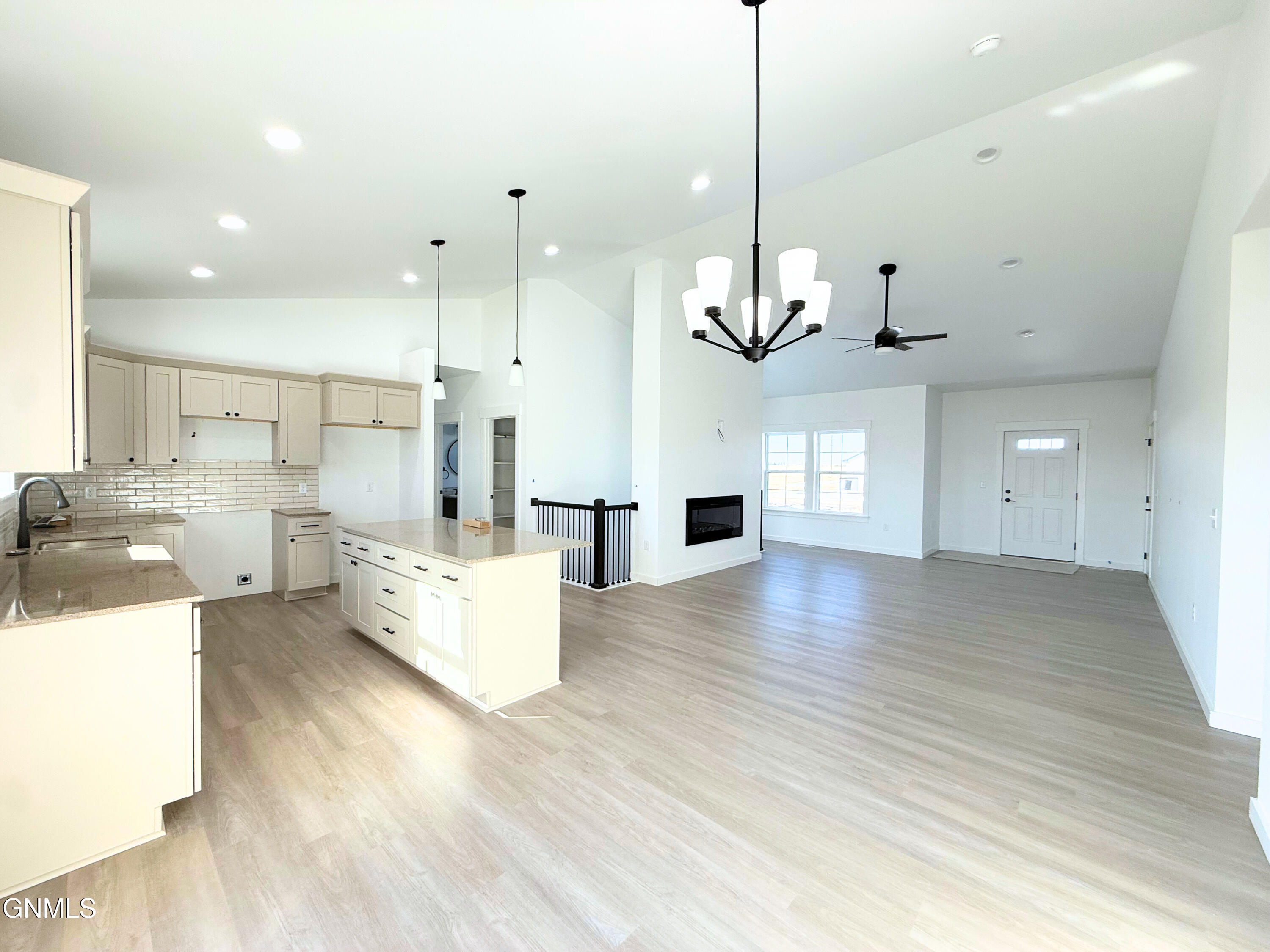 13370 Meadow Creek Street