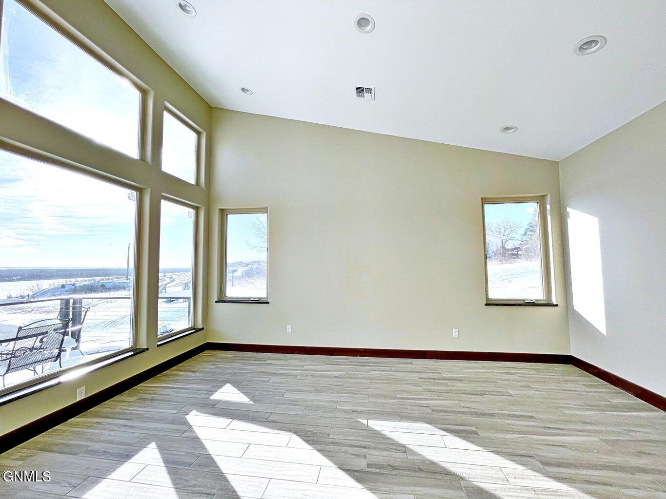 14044 48th Street NW