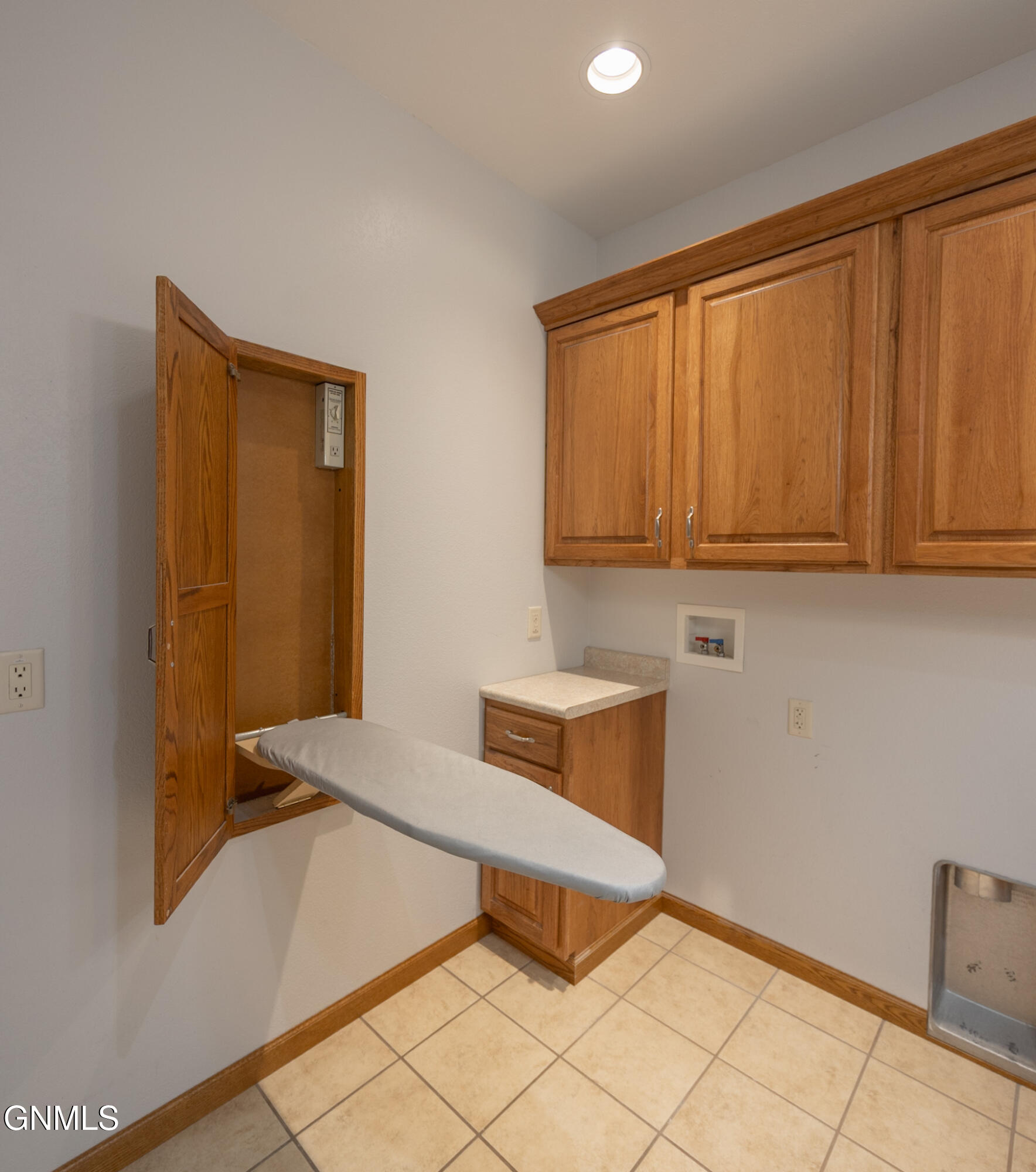 708 5th Street W