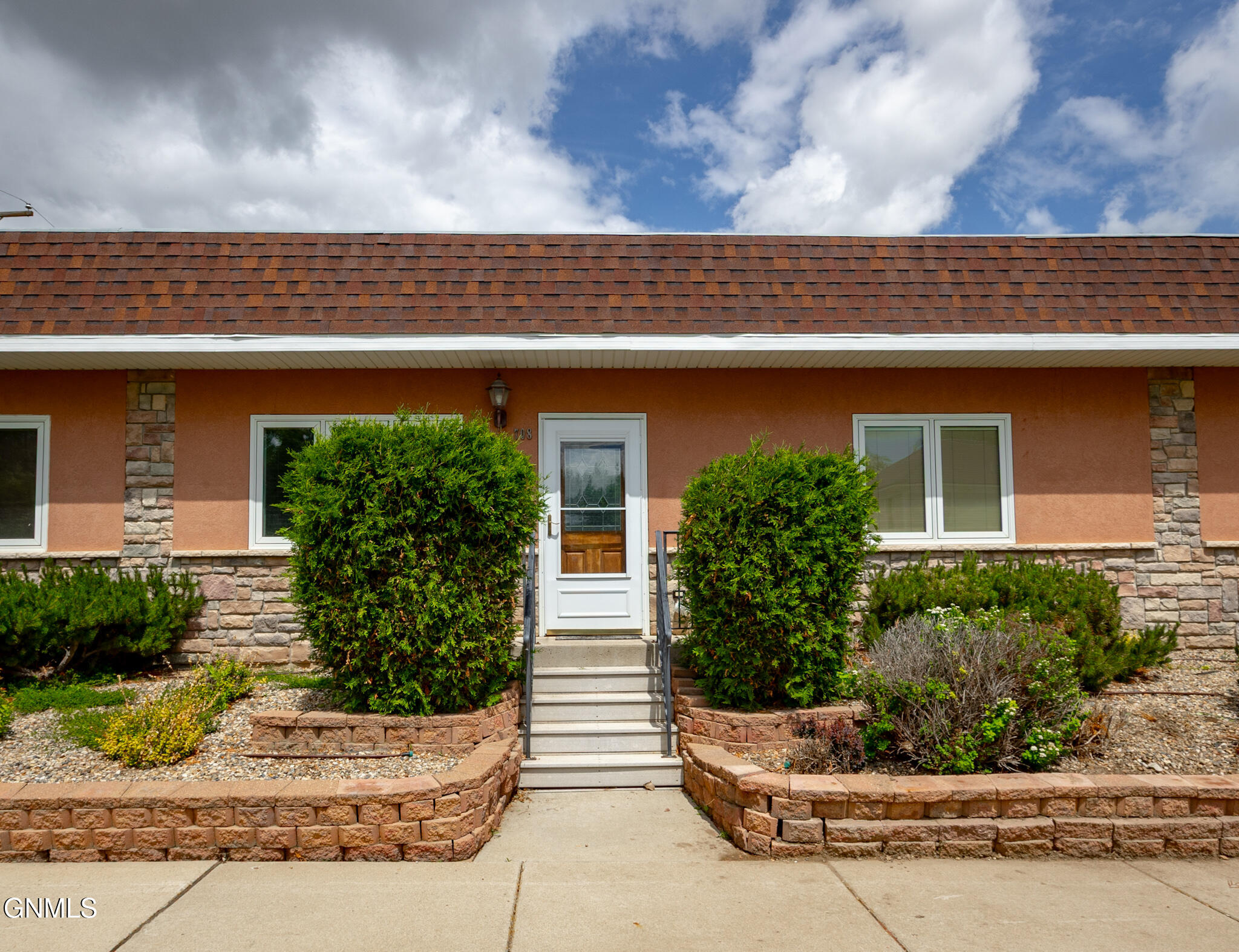 708 5th Street W