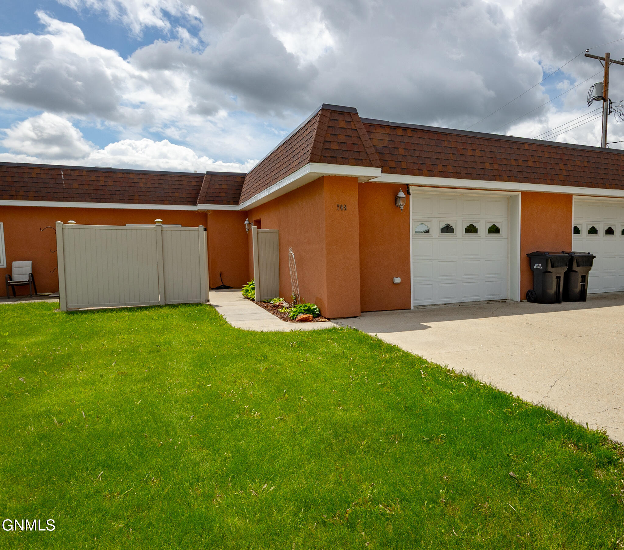 708 5th Street W