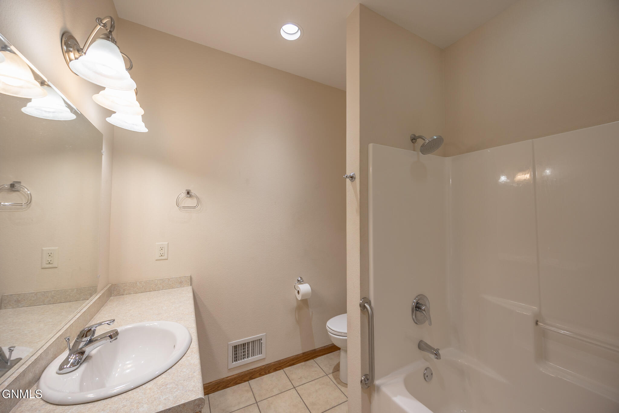 708 5th Street W