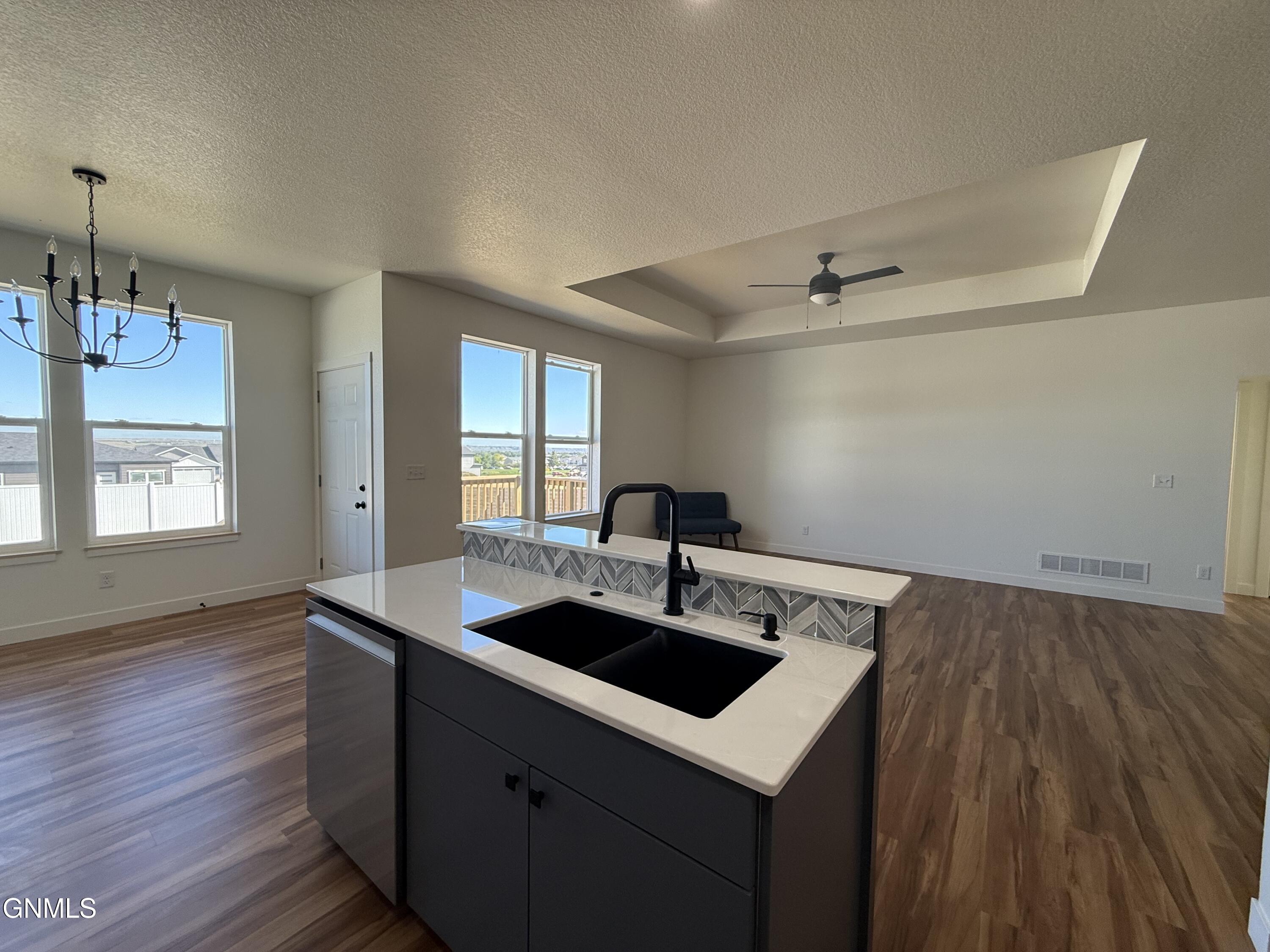 3016 28th Court W