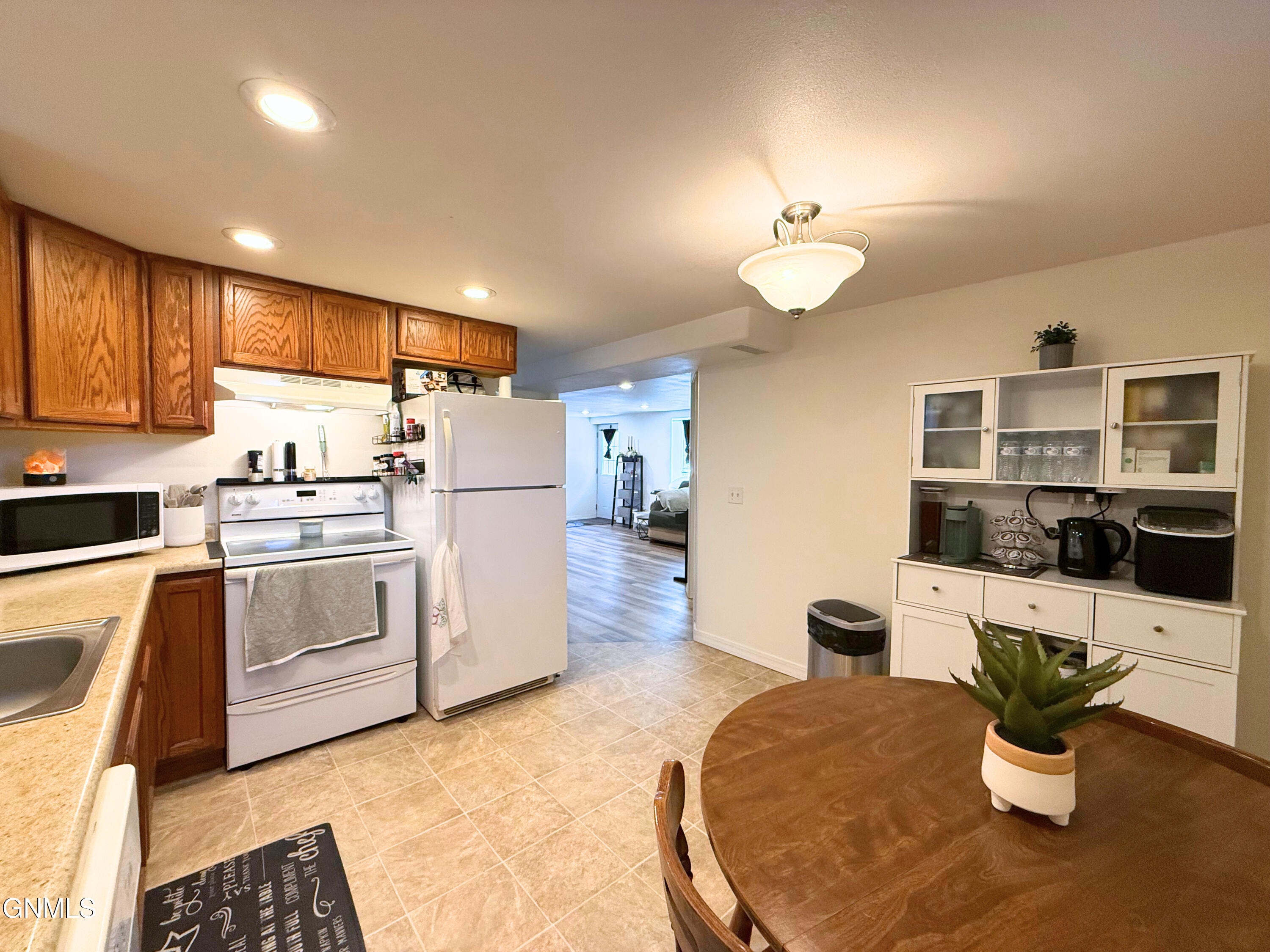 516 University Avenue
