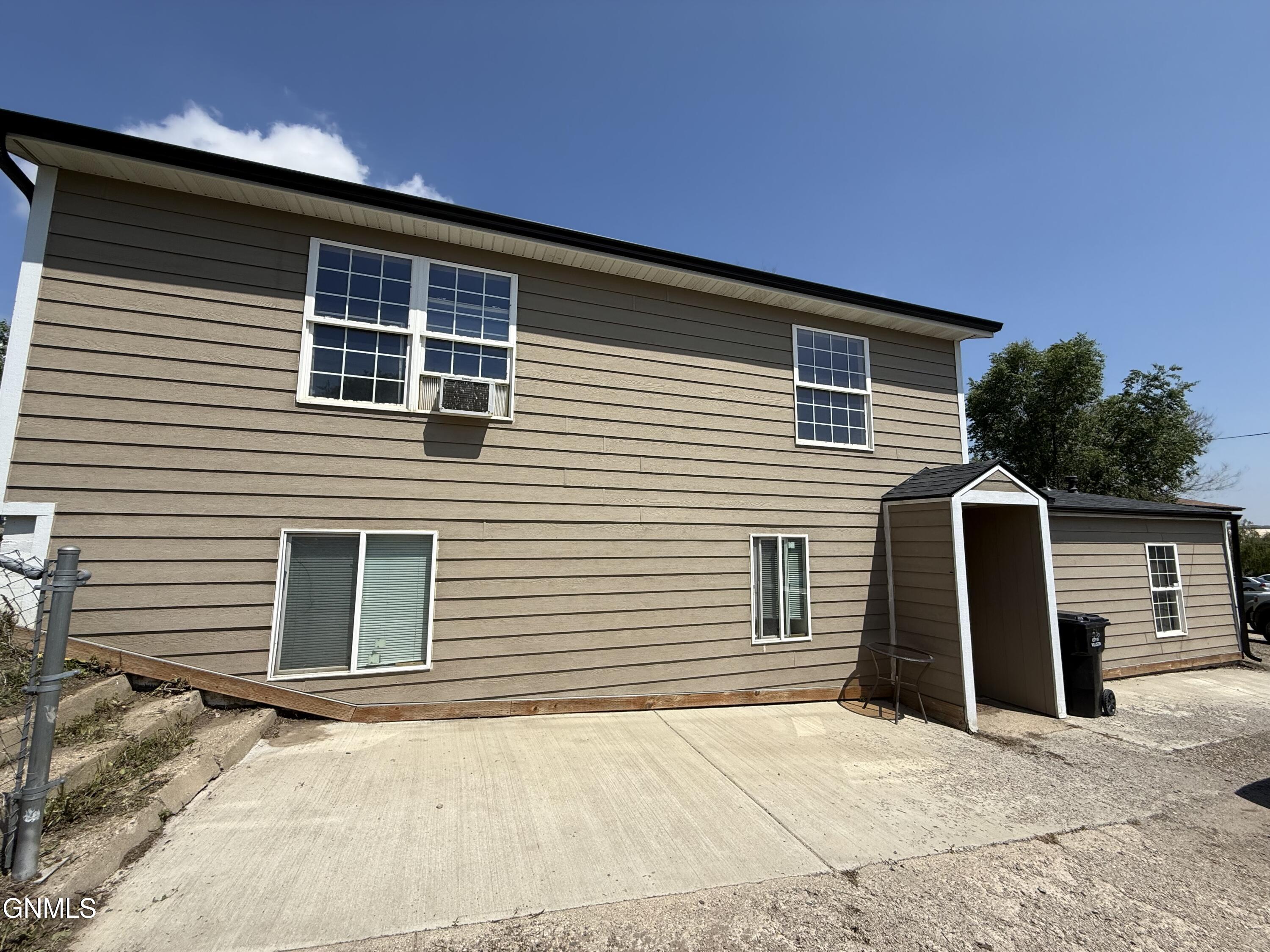 516 University Avenue