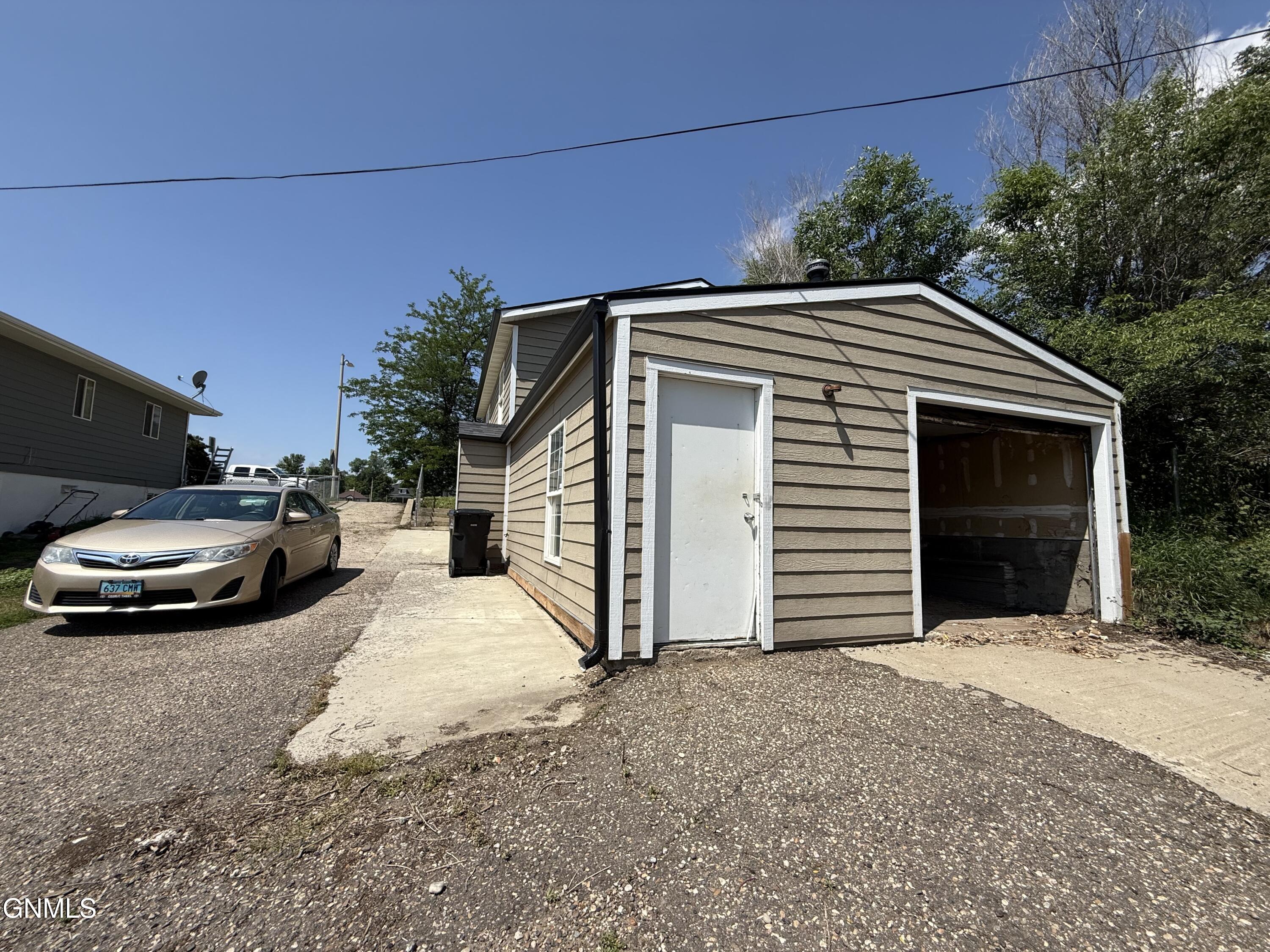 516 University Avenue