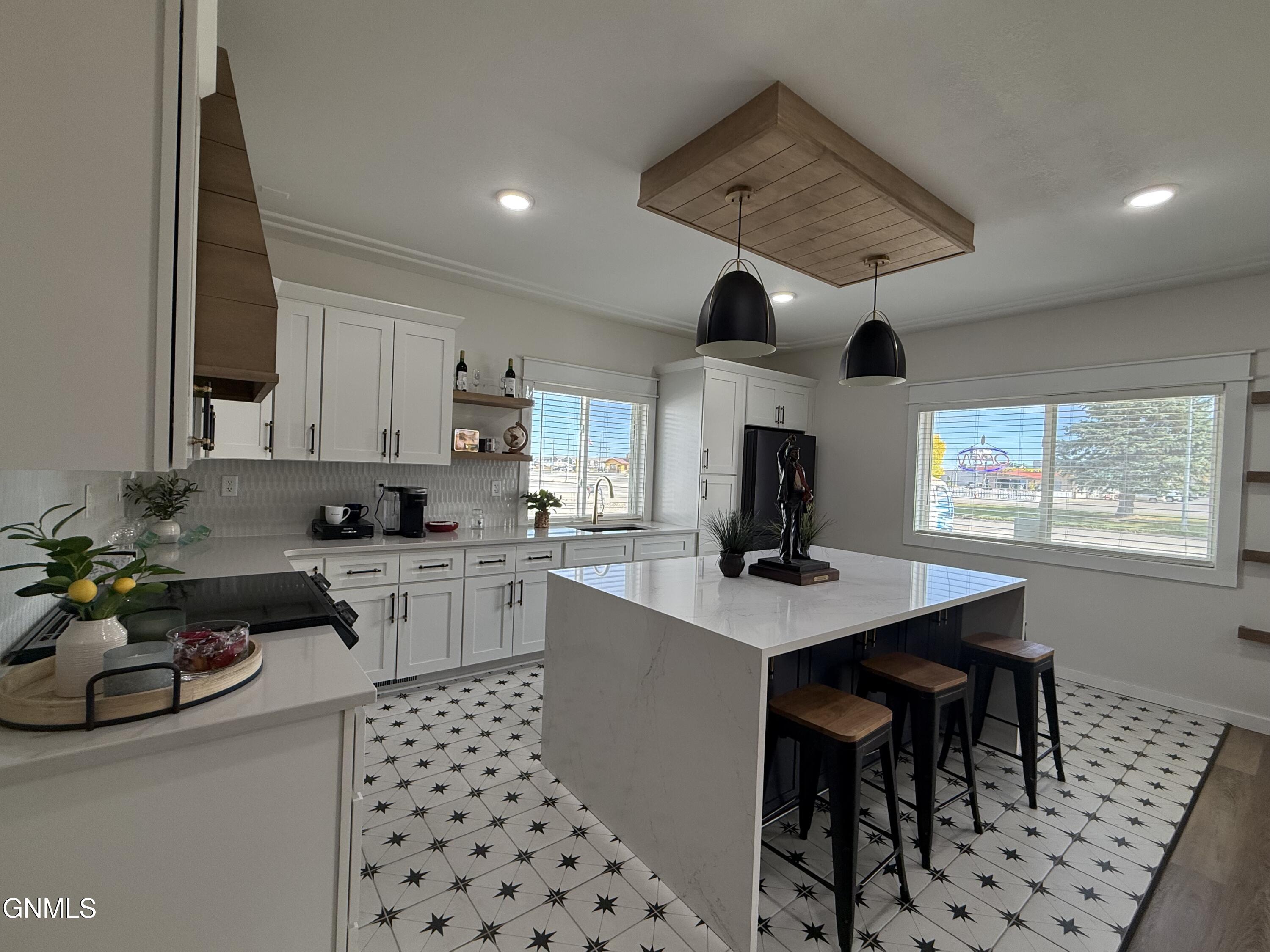 2407 2nd Avenue W