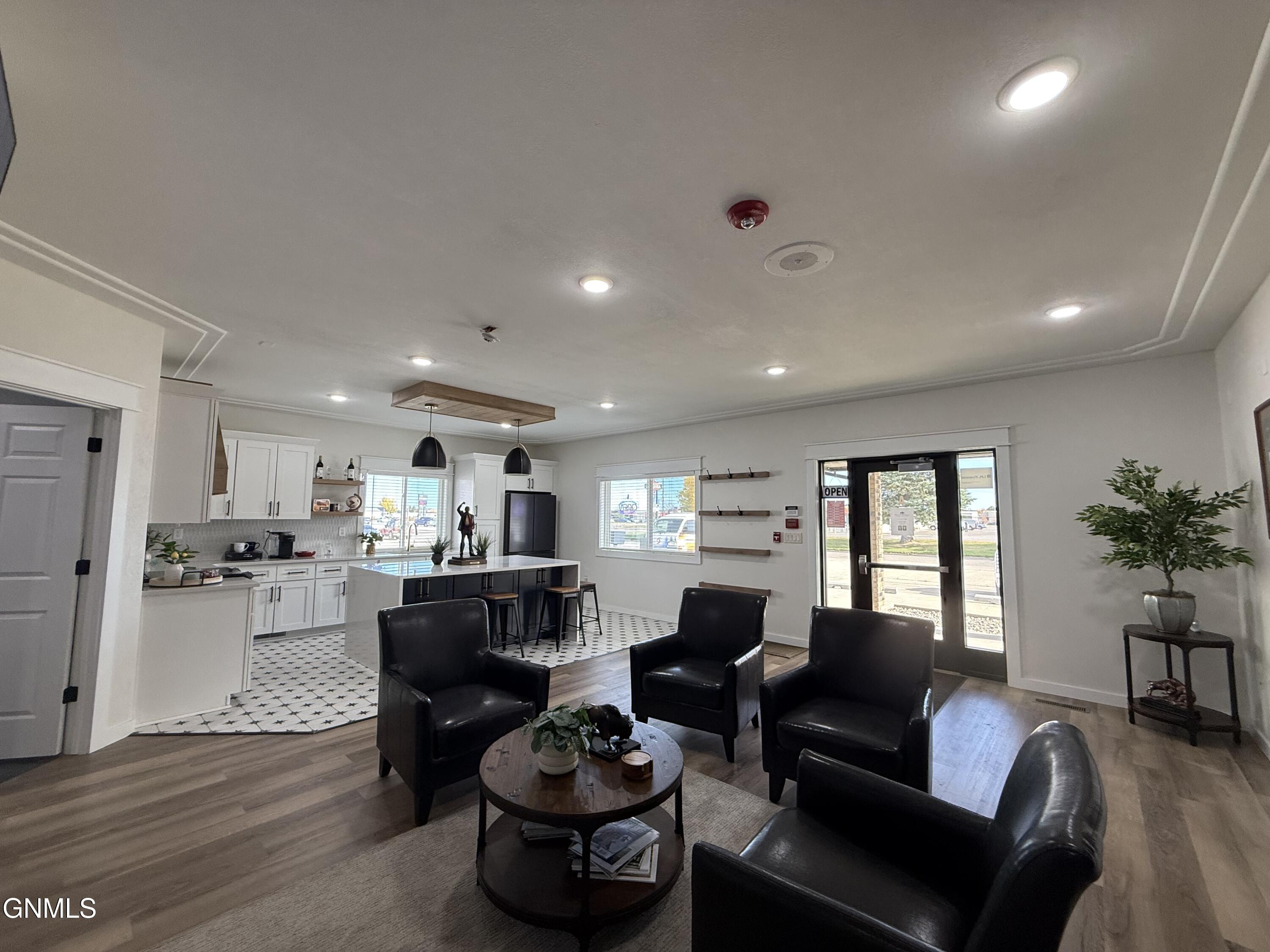 2407 2nd Avenue W
