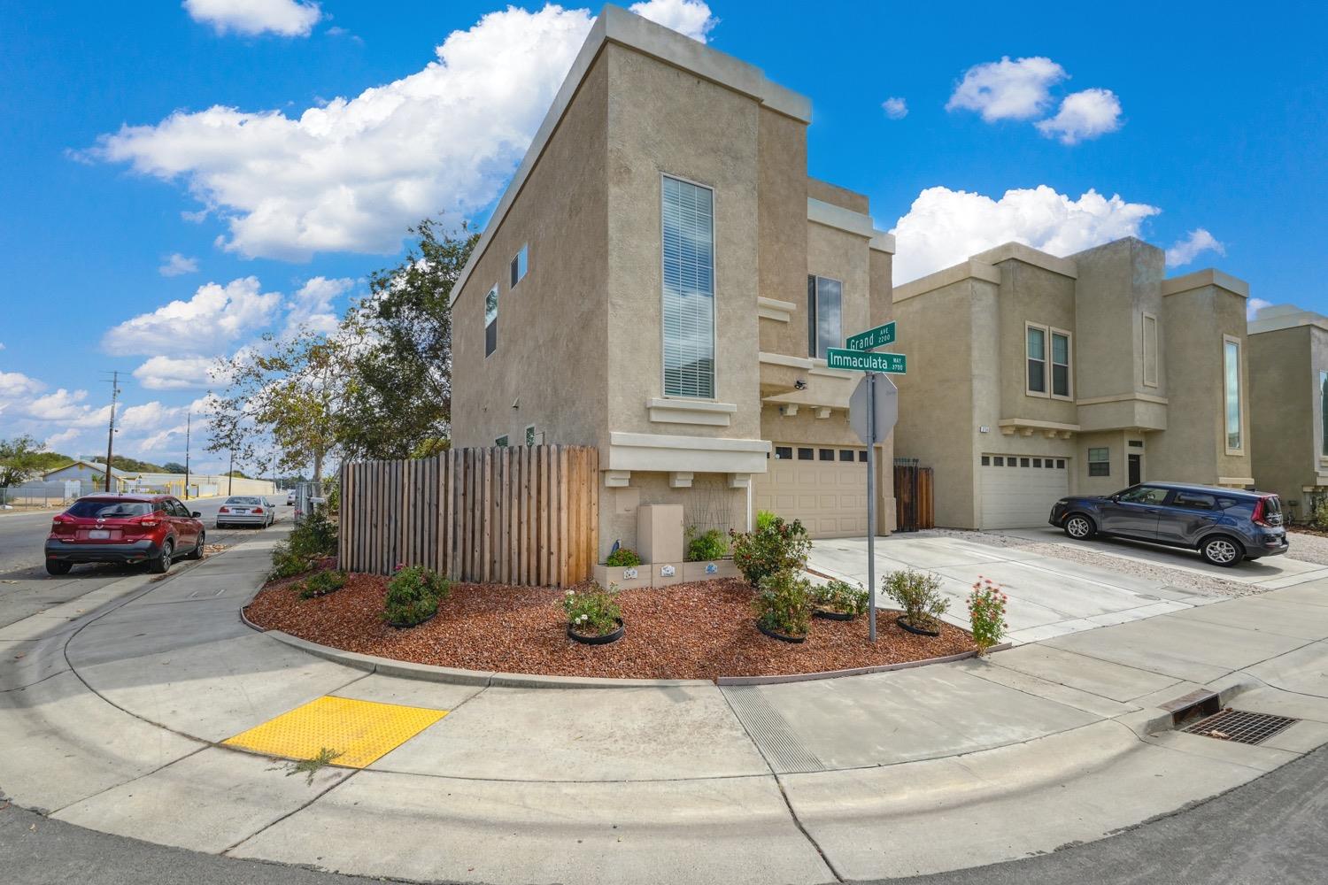 3742 Immaculata Street